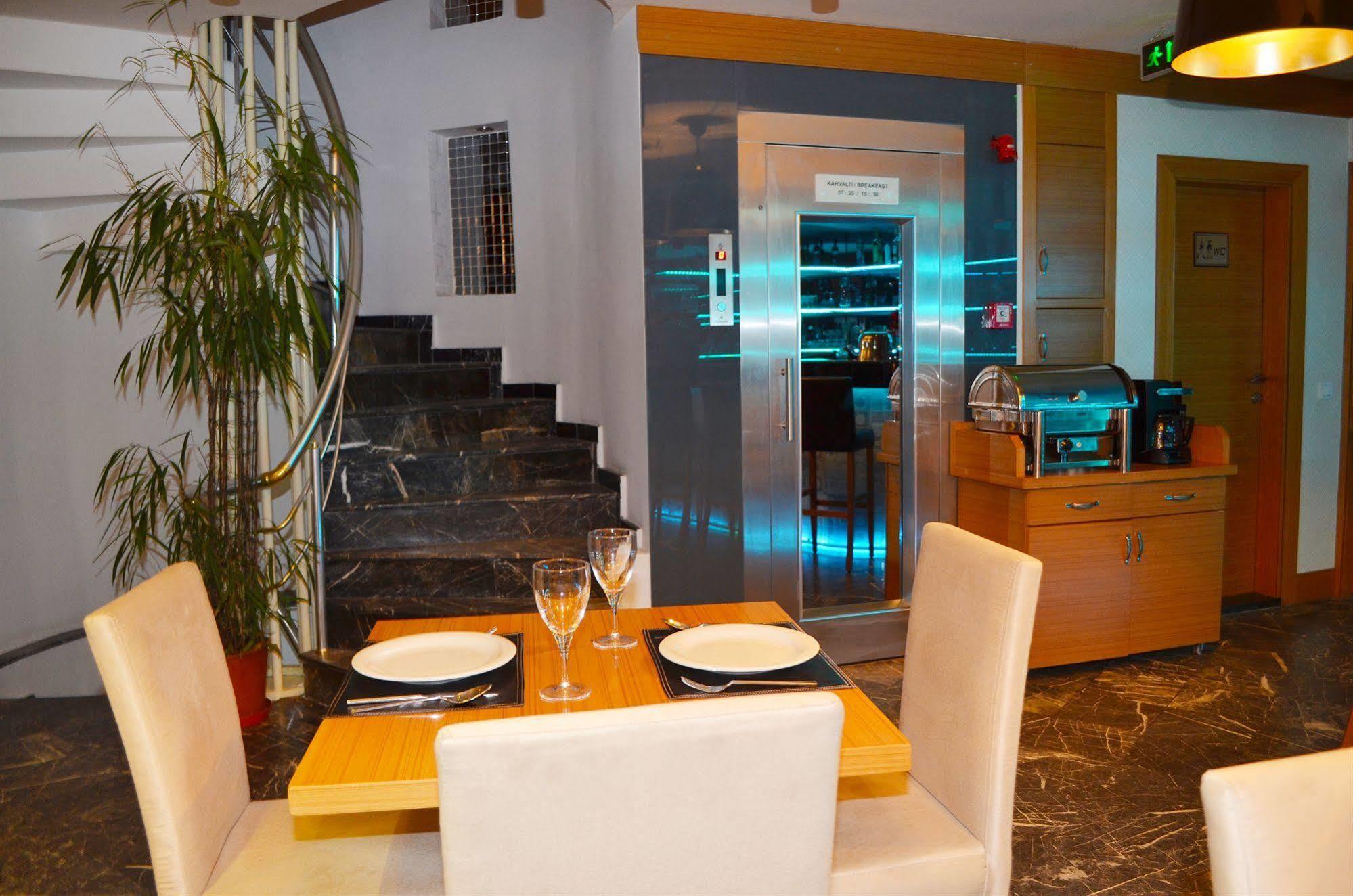 La Piano Hotel 2*