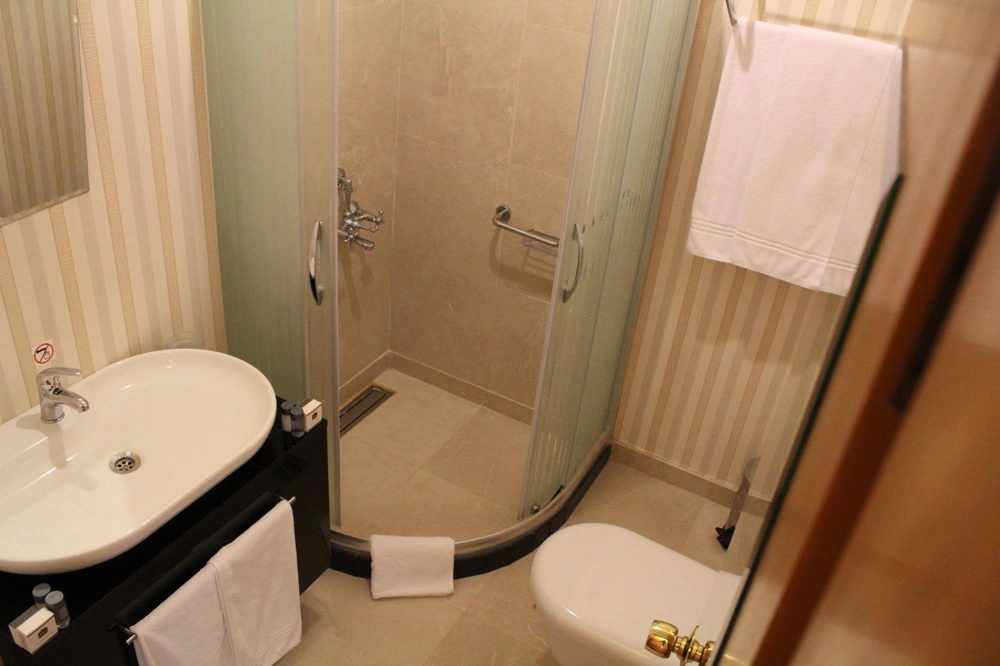 Bakirkoy Tashan Business & Airport Otel