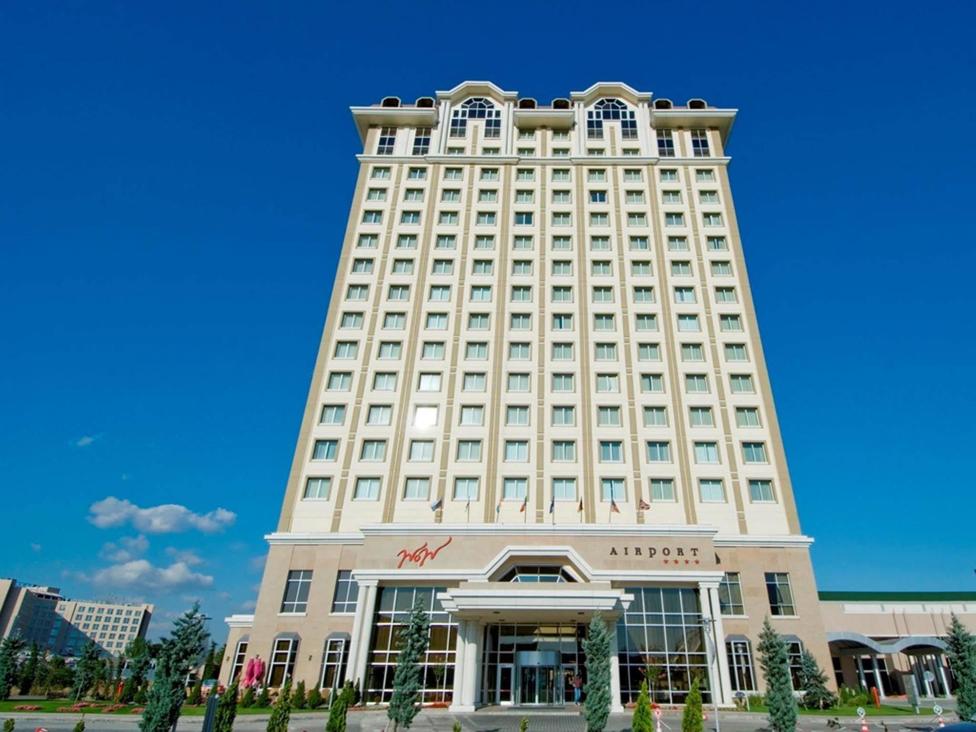 Wow Airport Hotel Hotel 4*