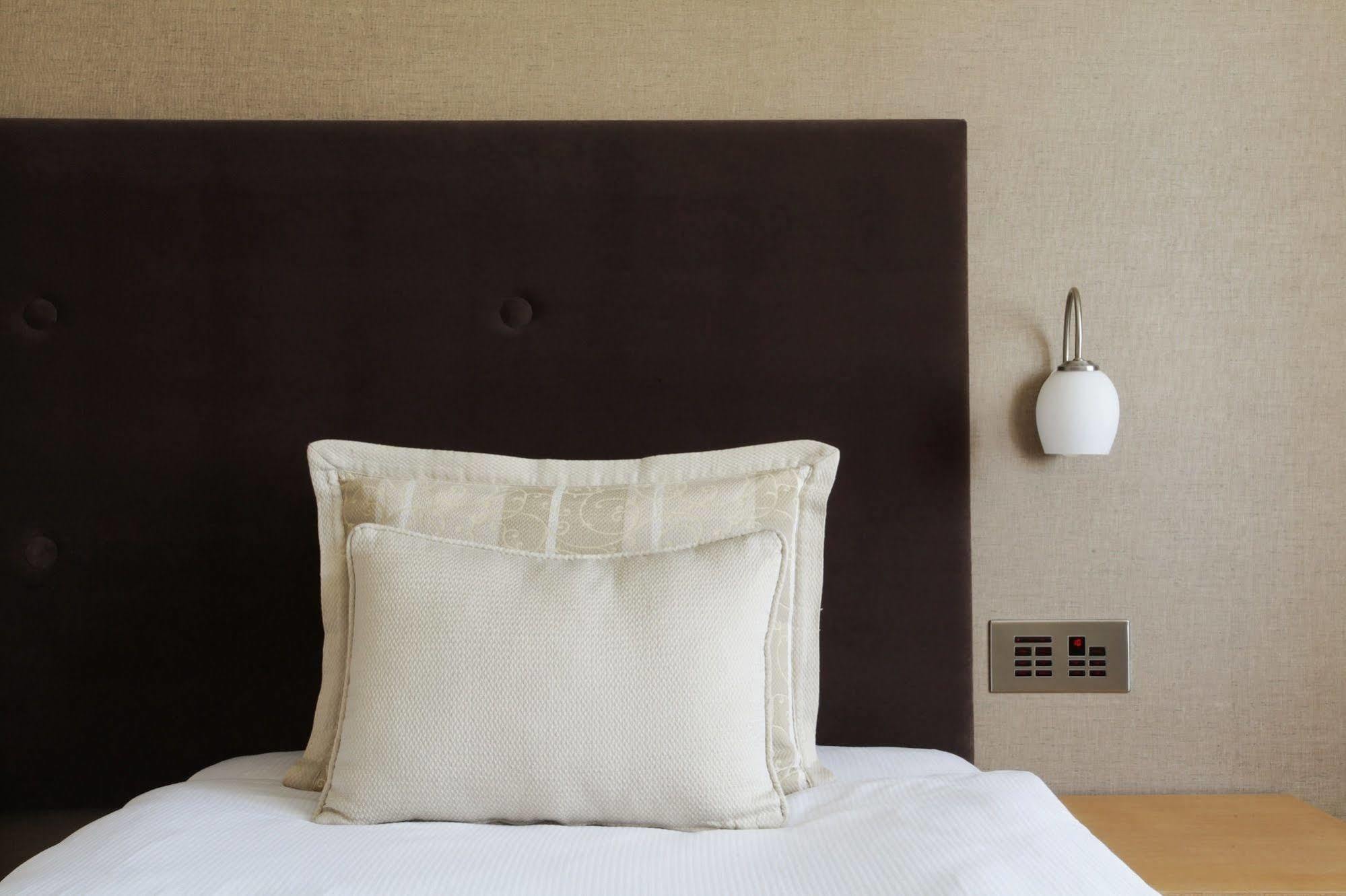 Hotel Wow Airport Hotel 4*