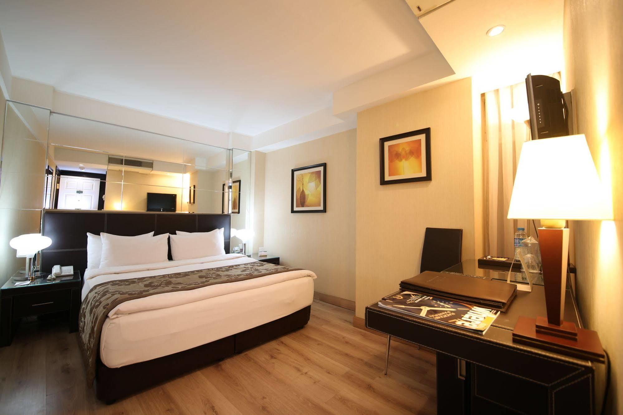Cartoon Otel 4*