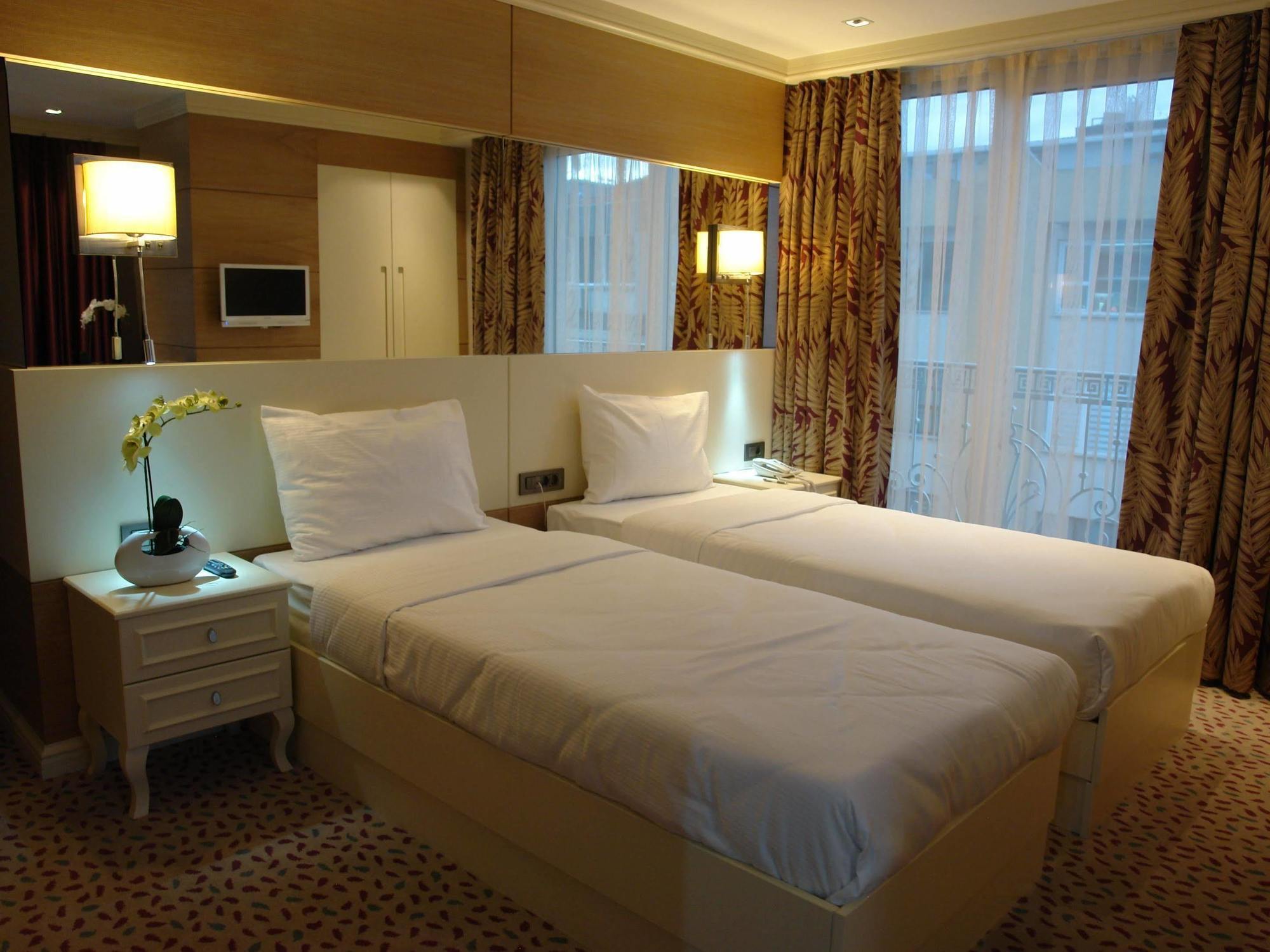 Le Mirage Hotel 4*