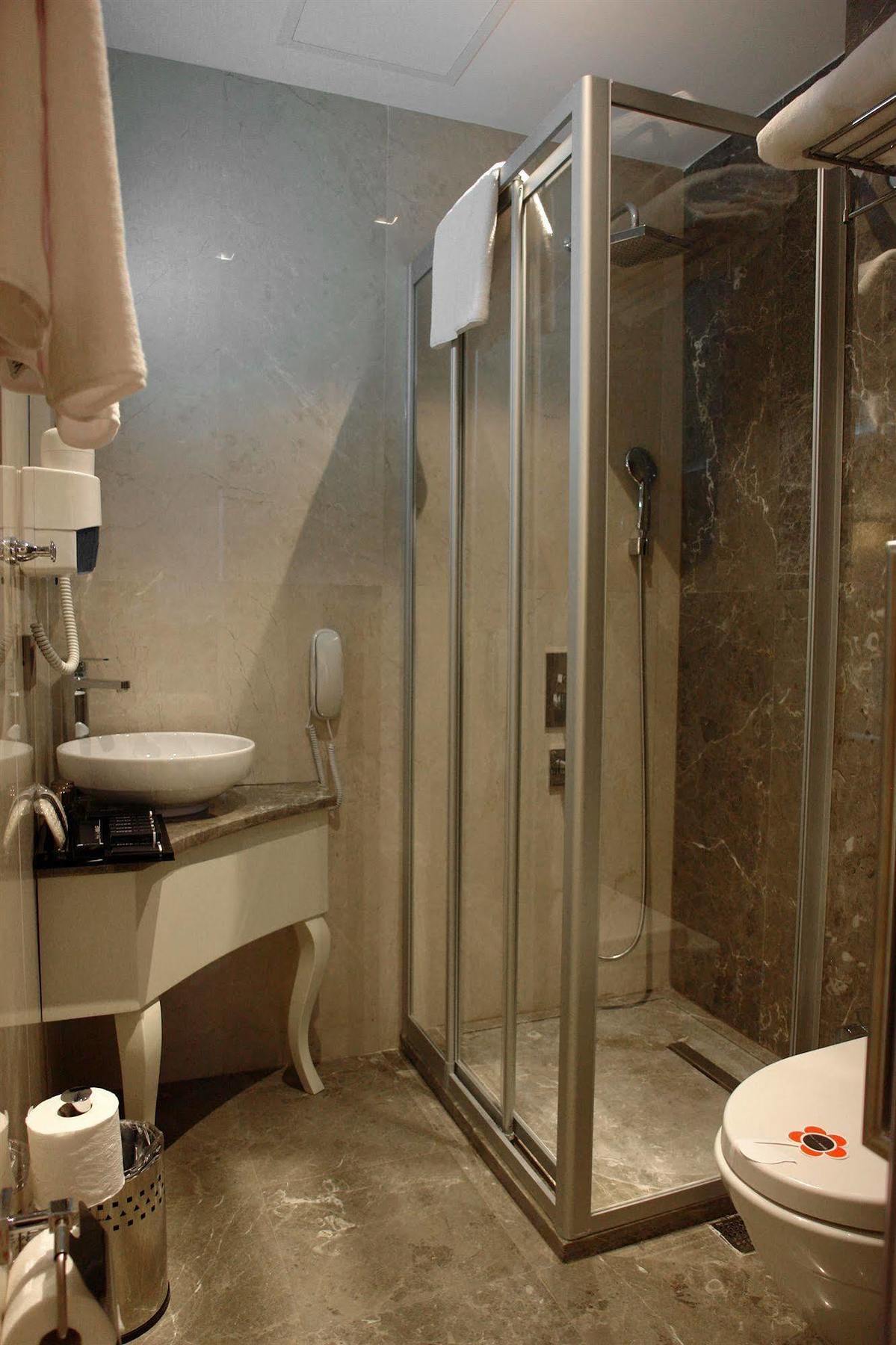 Le Mirage 4*