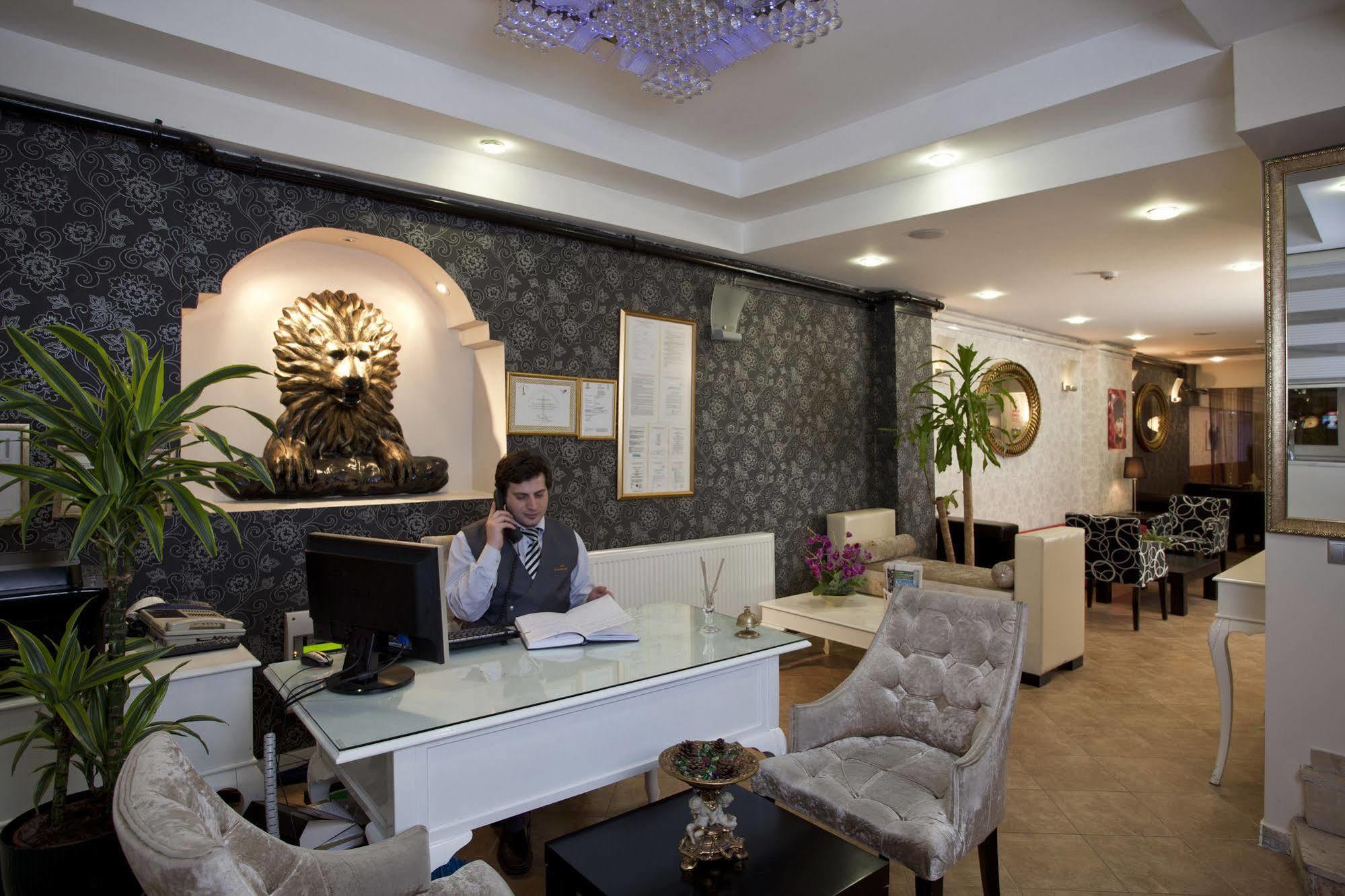 Arach Harbiye Hotel