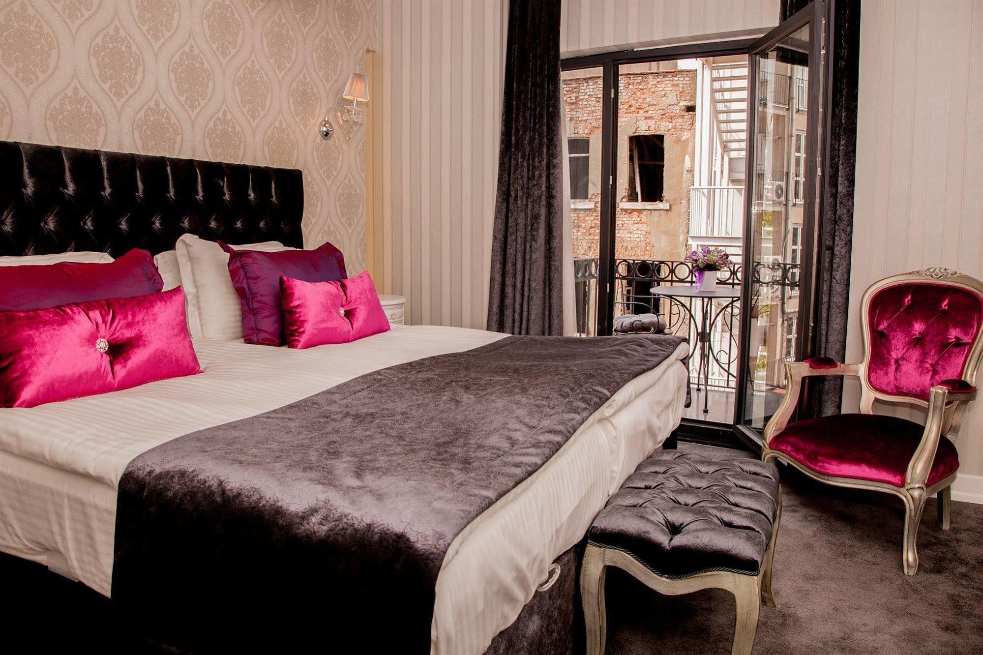 Hotel Lucis Pera 4*