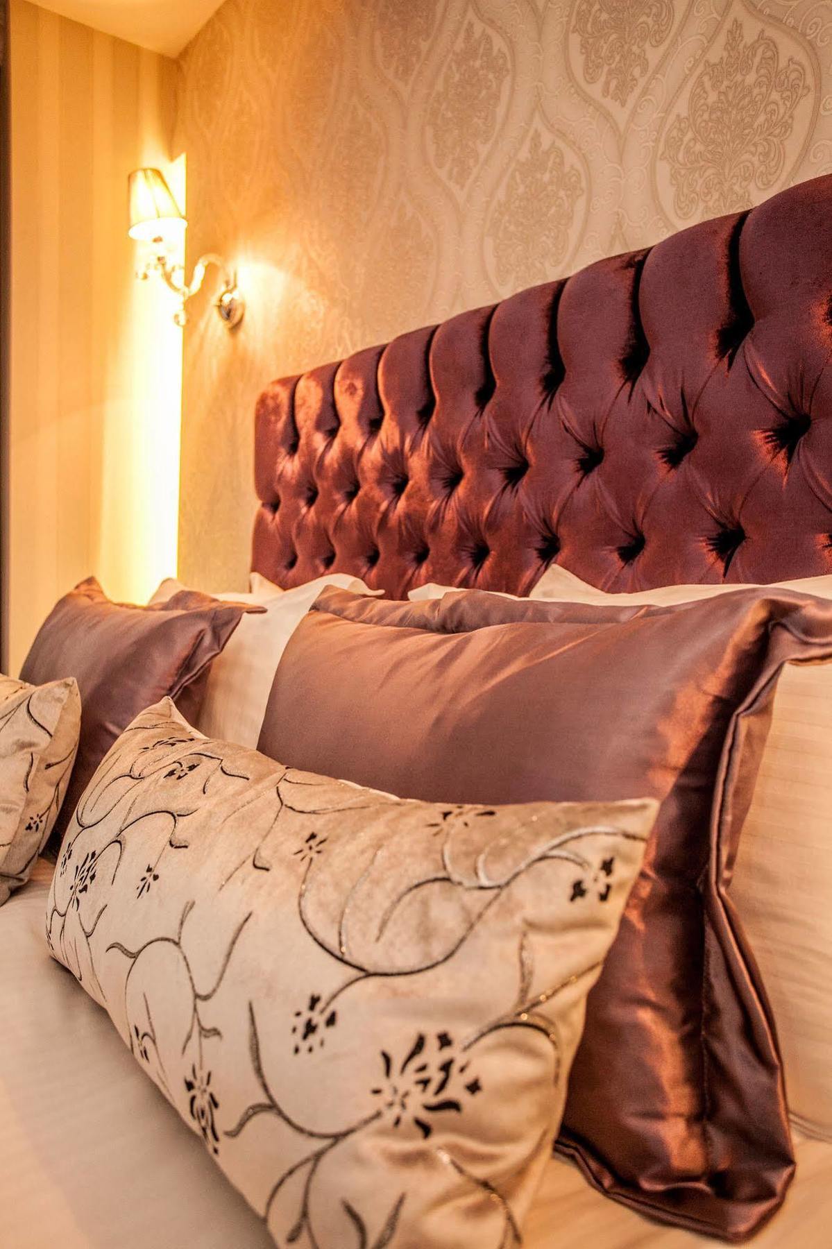 Lucis Pera Hotel