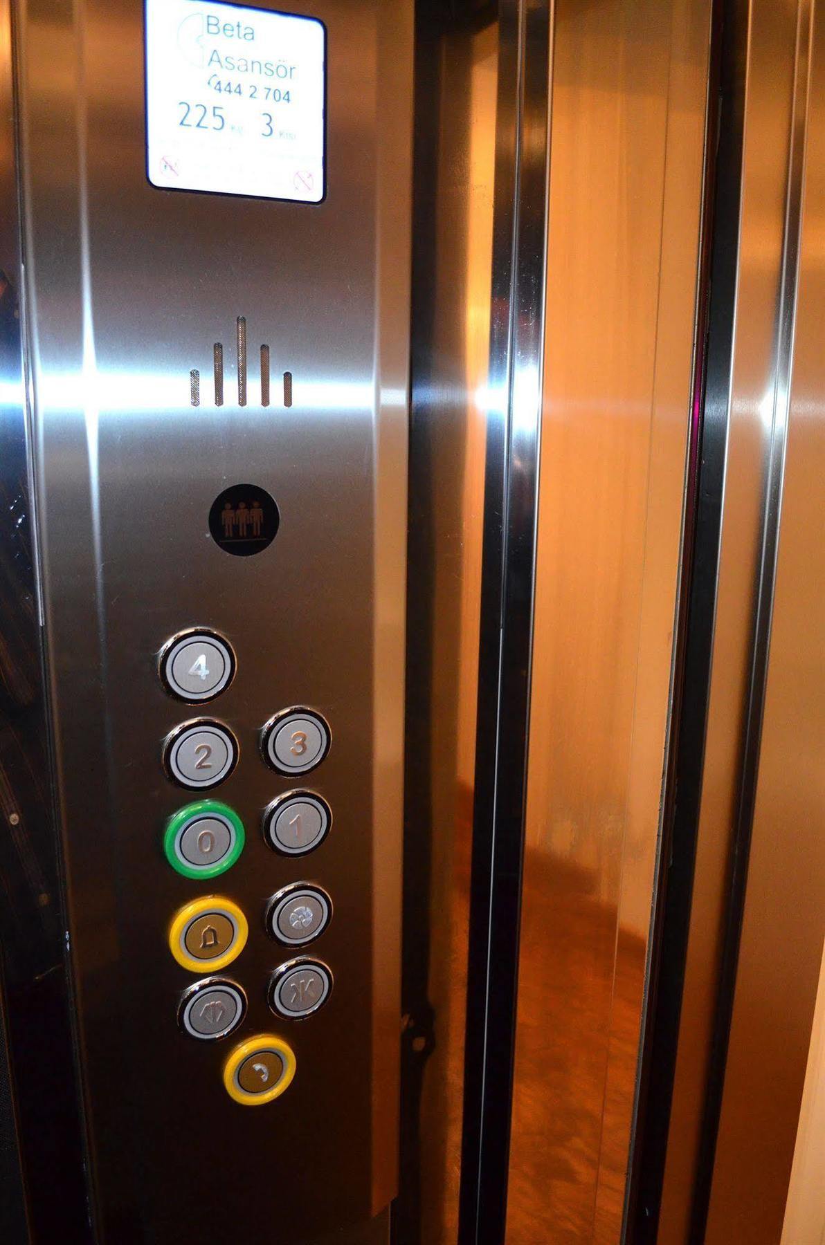 Lucis Pera Hotel 4*