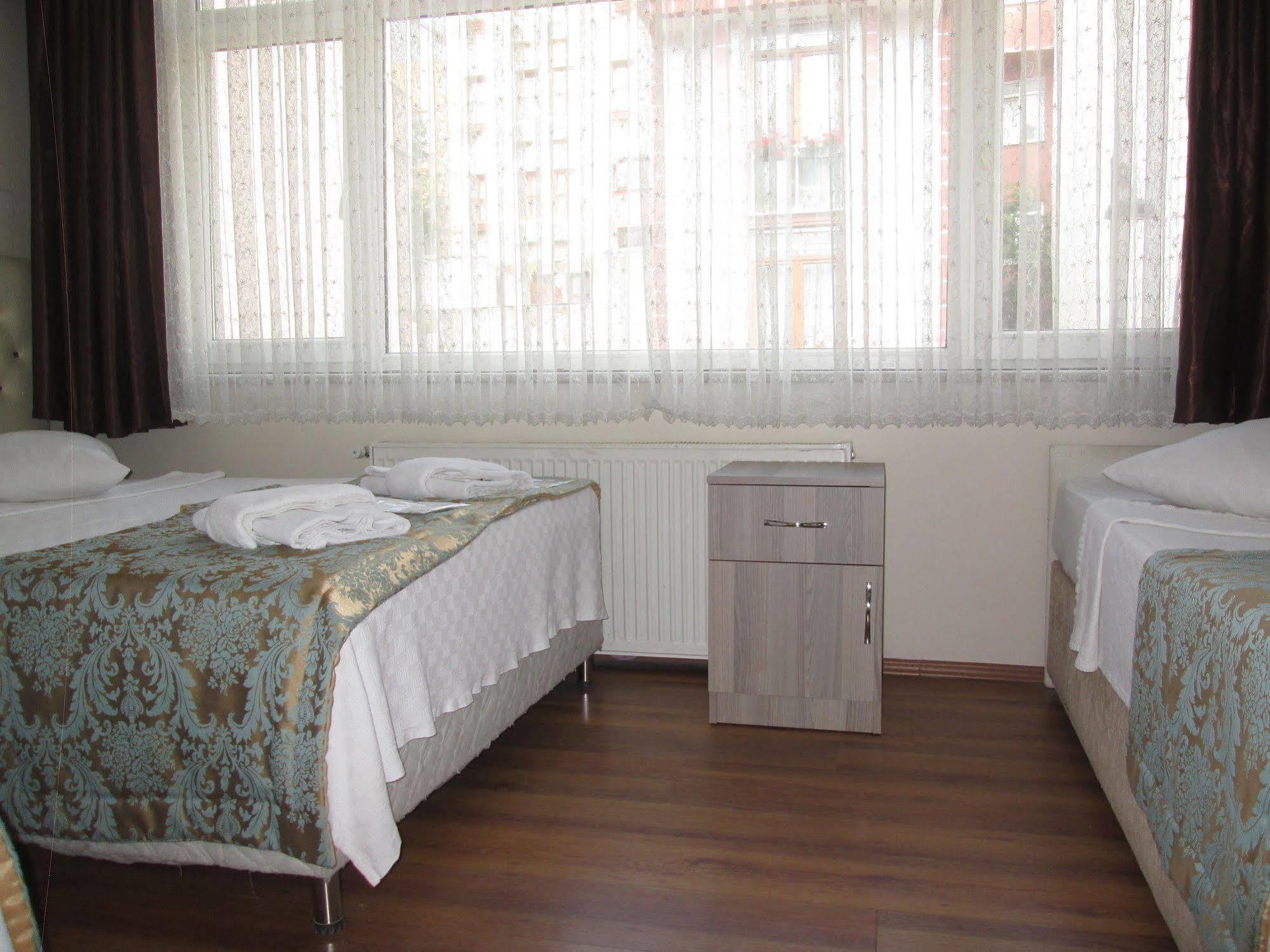 La Maison Bleue 3*