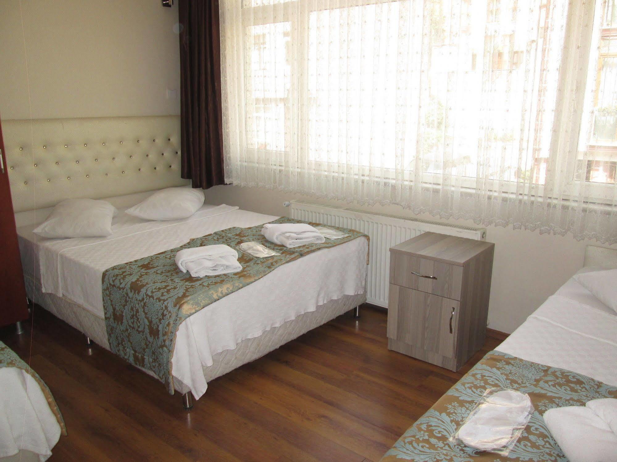 La Maison Bleue 3*