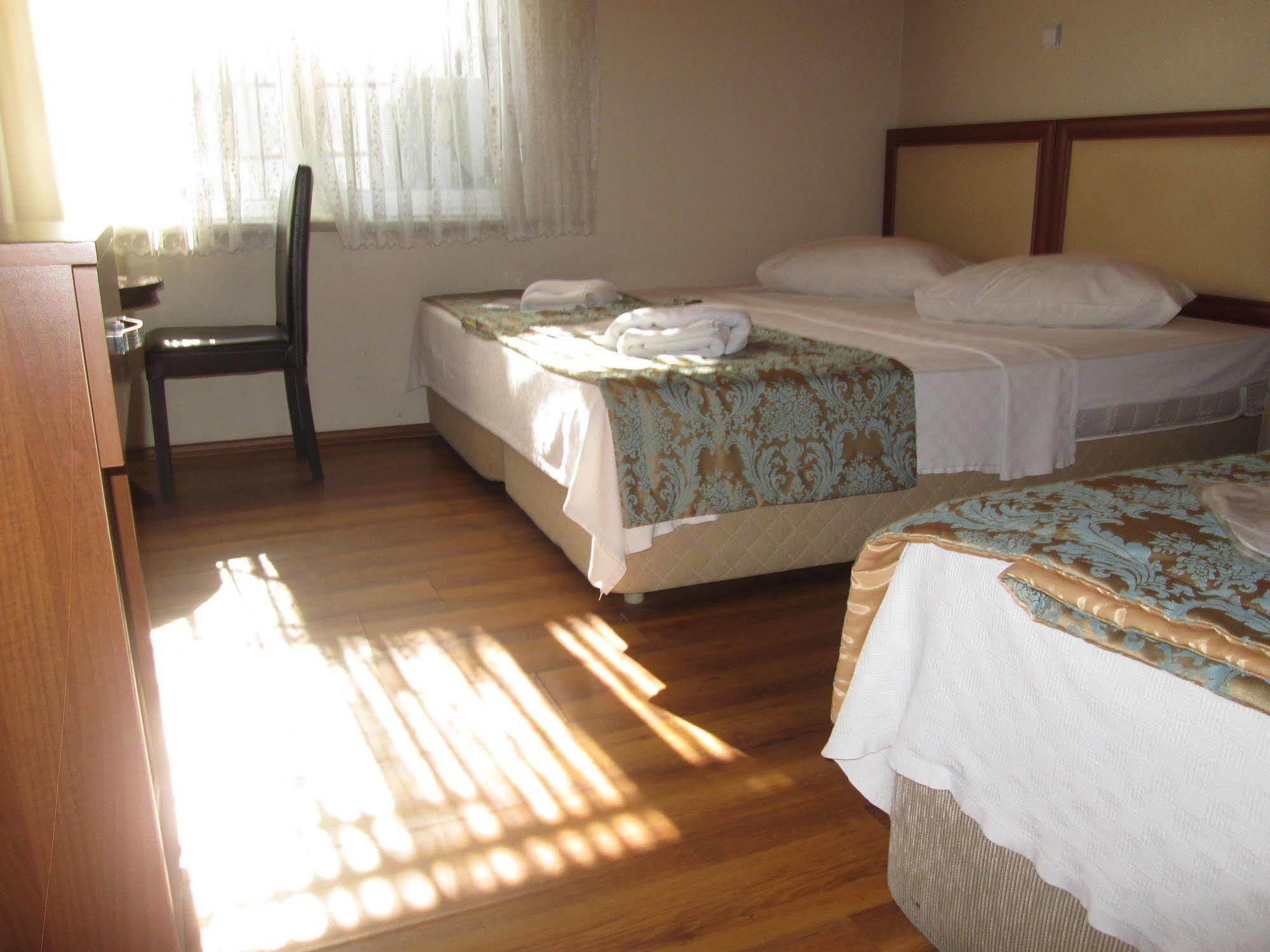 Hotel La Maison Bleue 3*