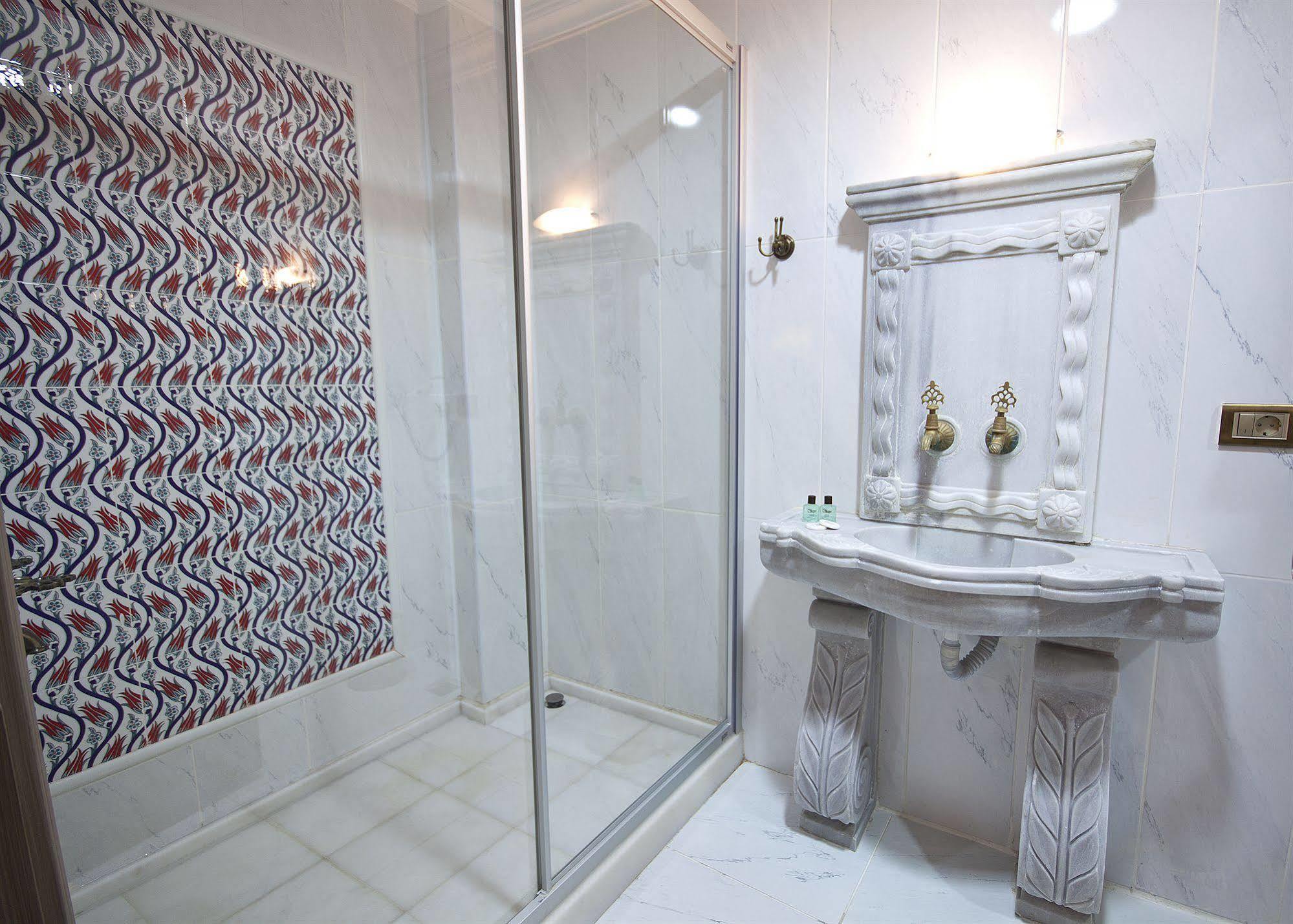 Evsen (adults Only) Otel 3*