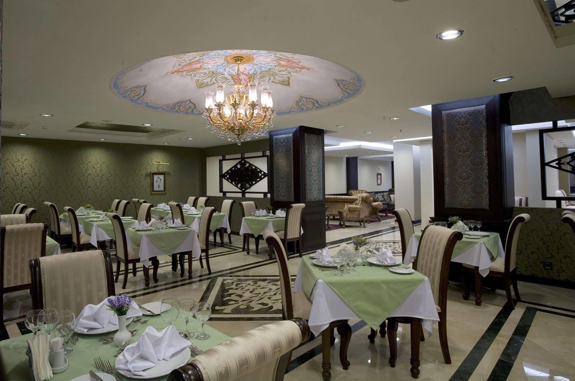 Hotel Maywood