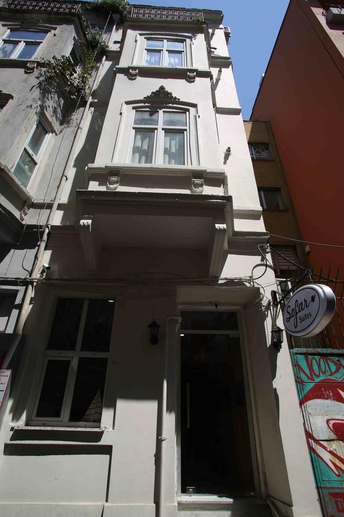 La Pazza Hotel
