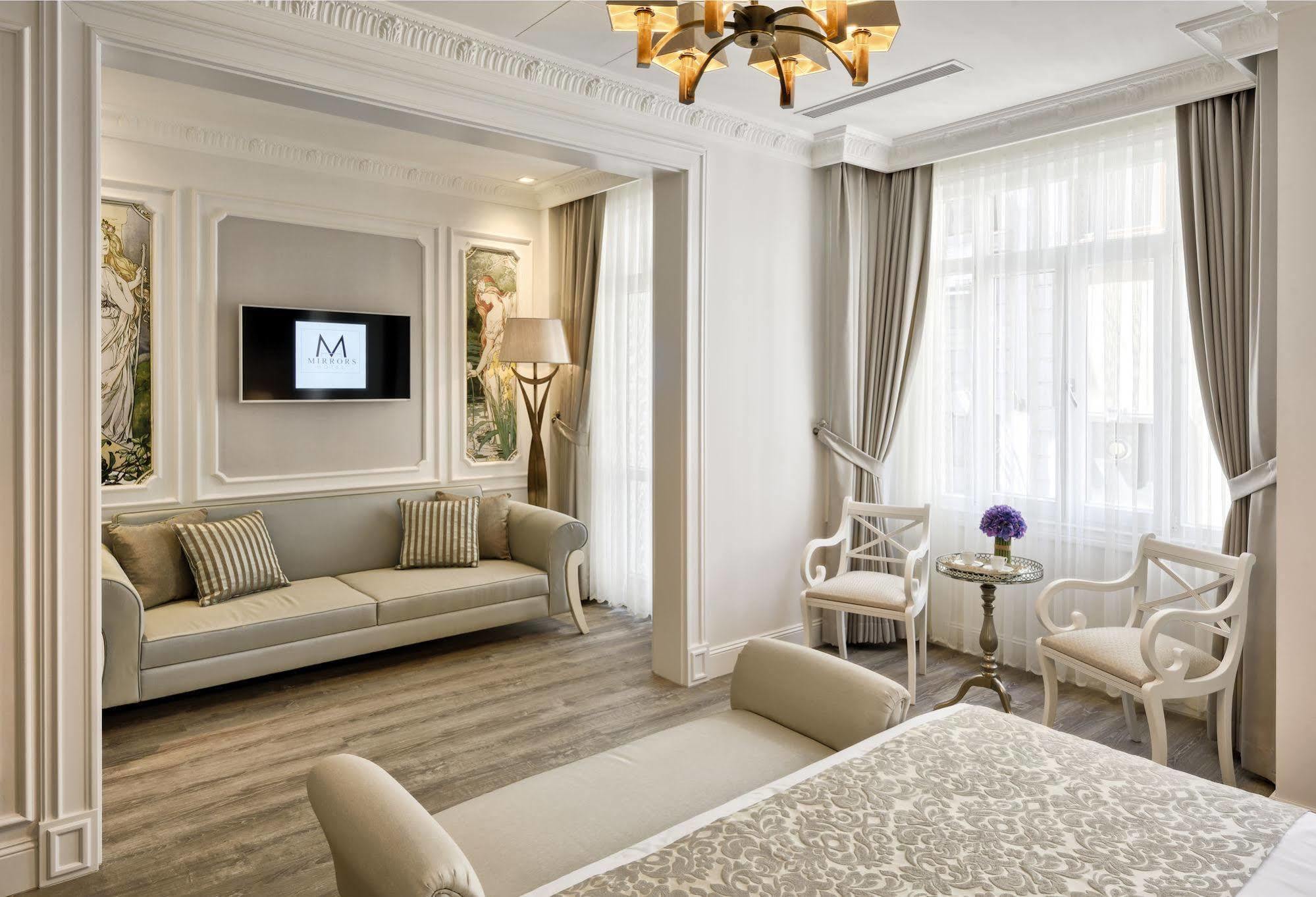 Hotel Mirrors Istanbul