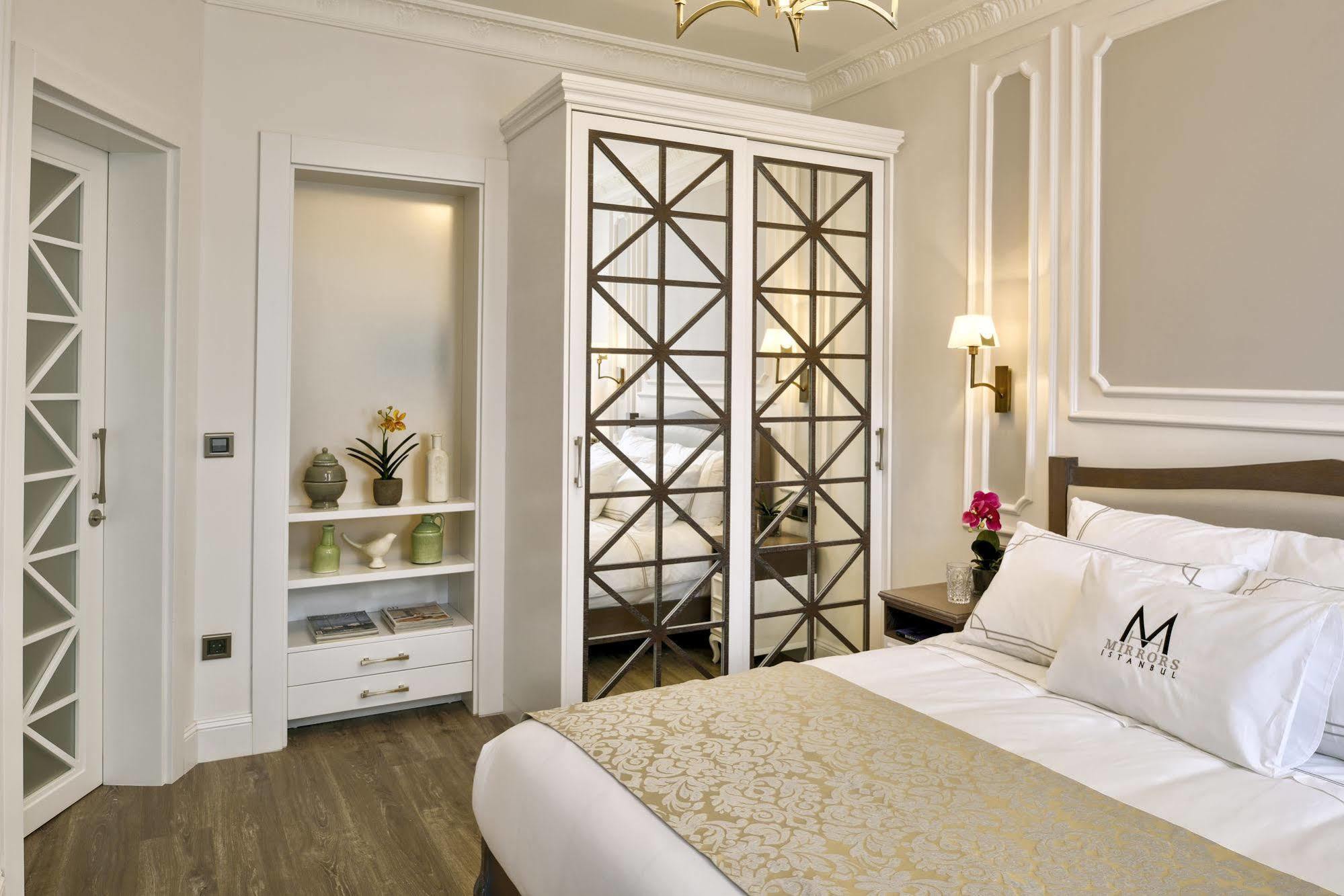 Mirrors Hotel Istanbul