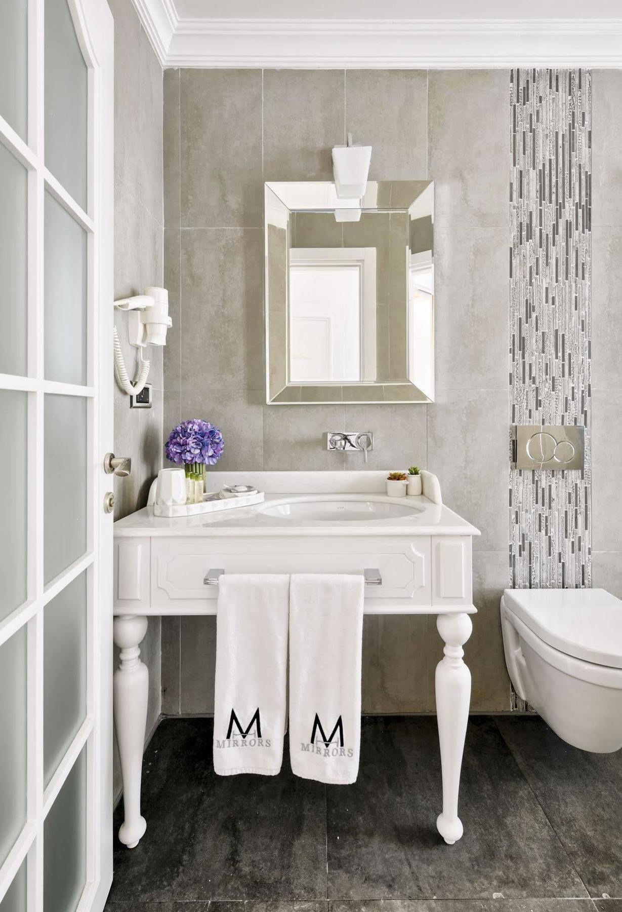 Mirrors 4*