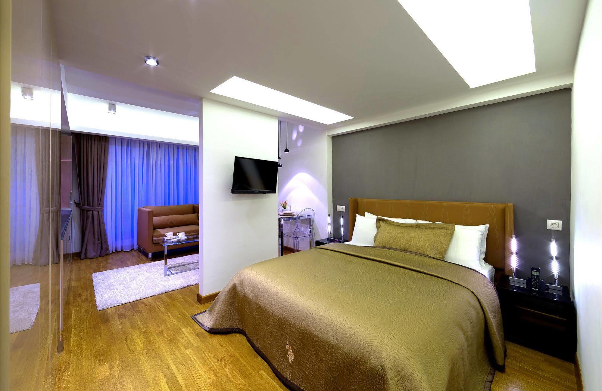 Otel The Place By Cey
