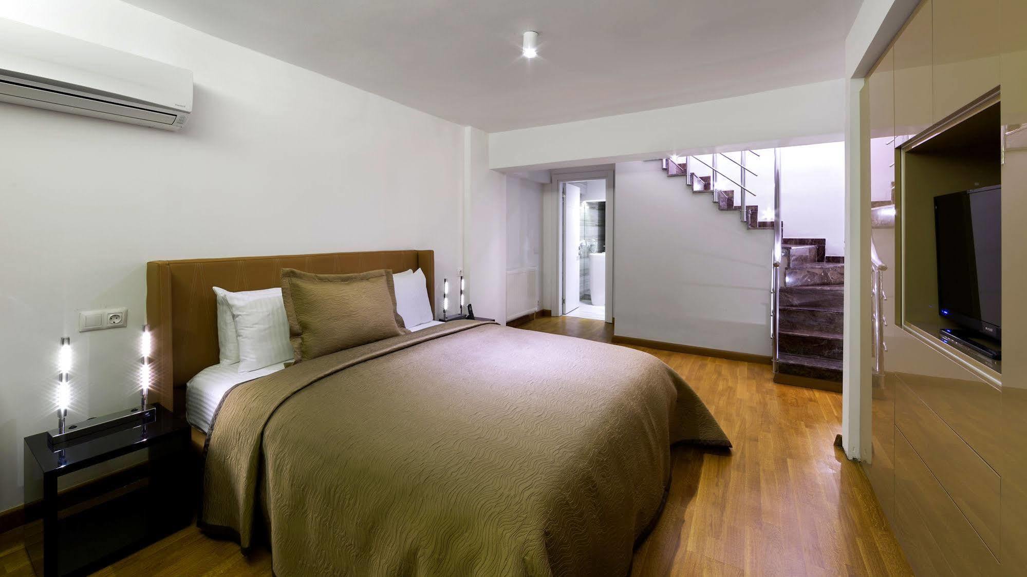 Otel The Place By Cey