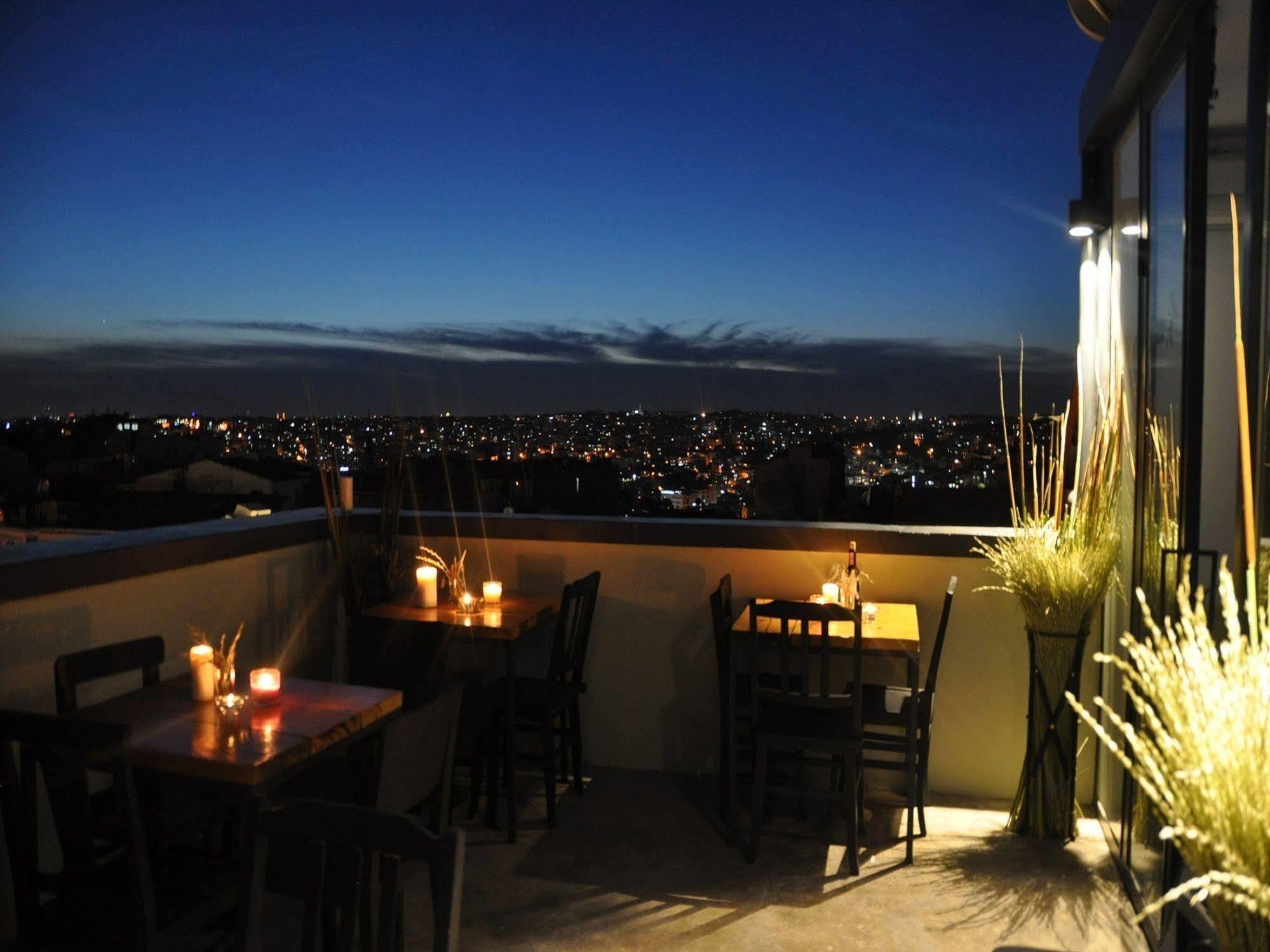 Apartment No 18 Boutique