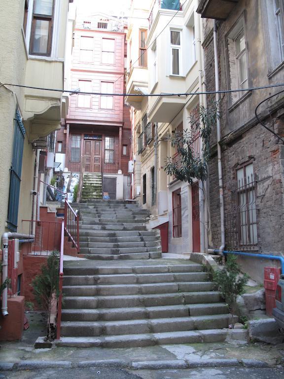 Aretias Antique House Aparthotel