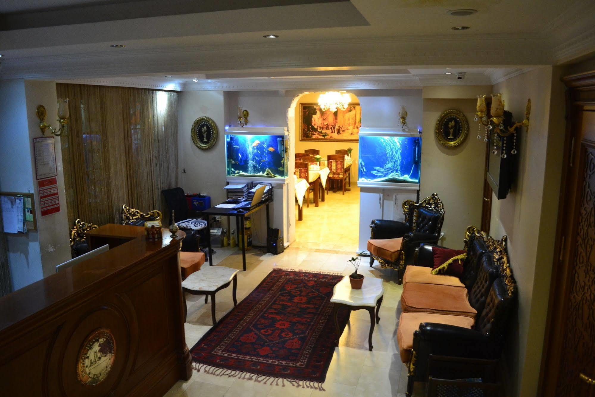 Blue Hotel