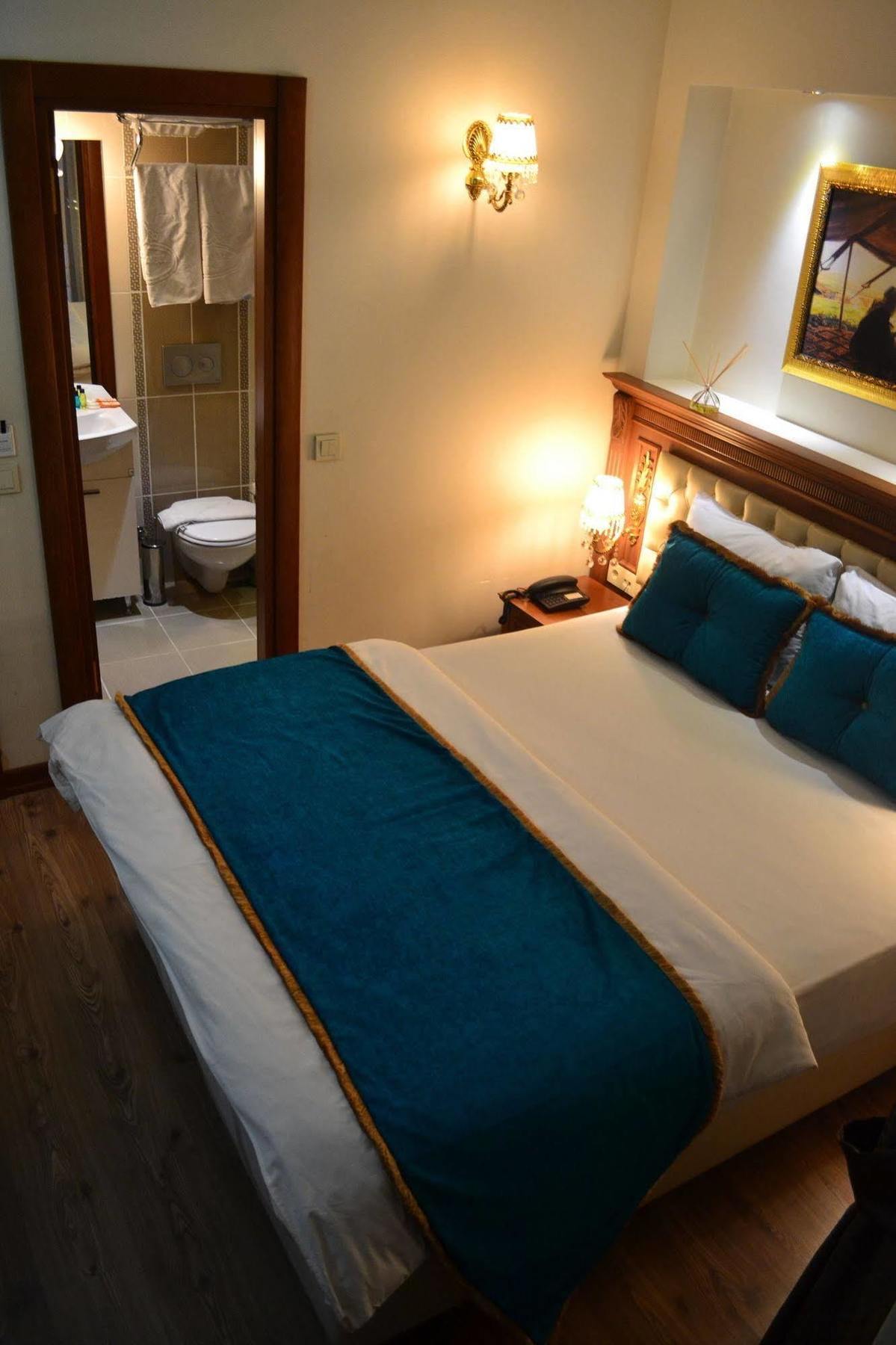 Hotel Blue