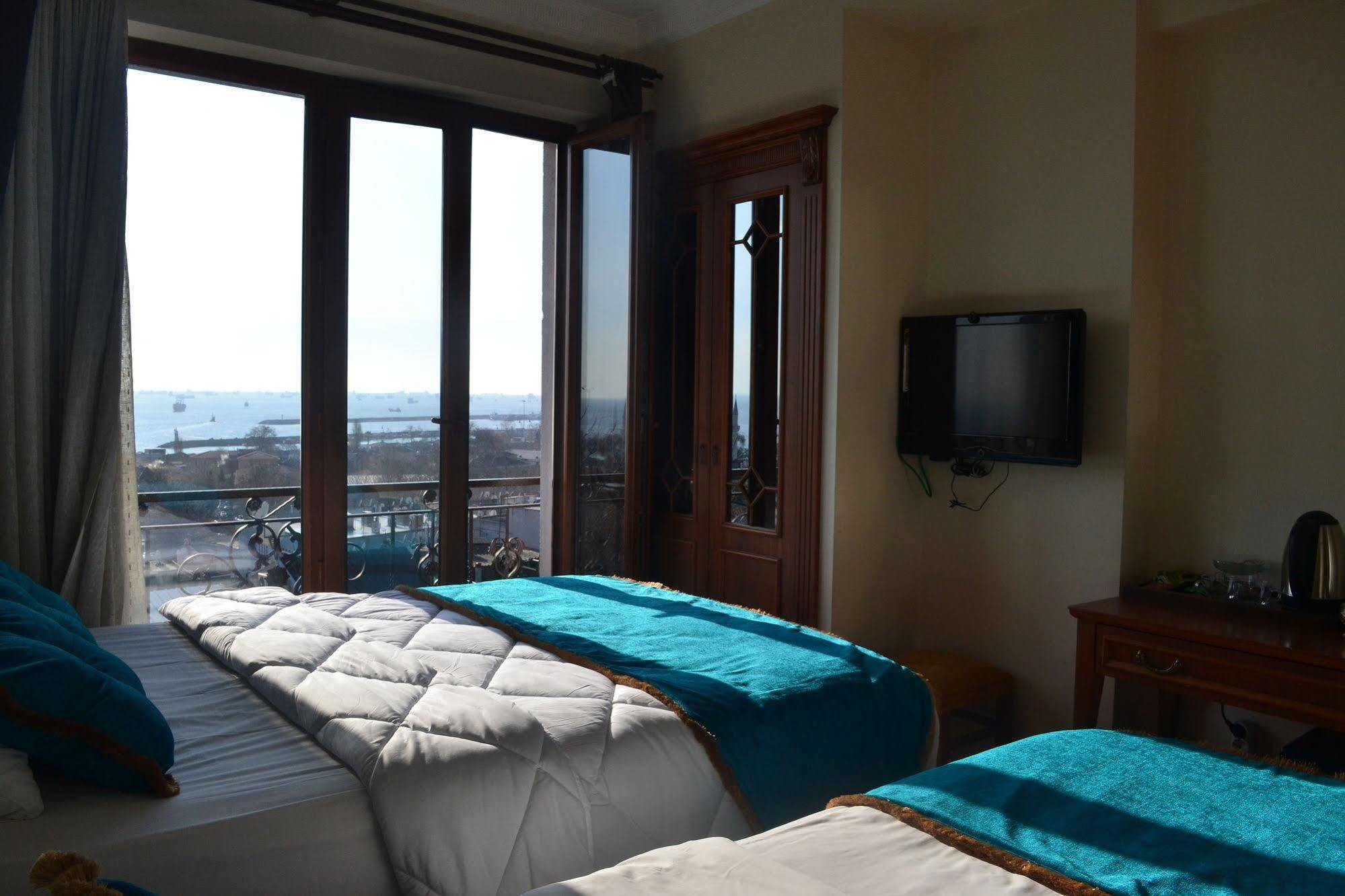 Blue Hotel 3*