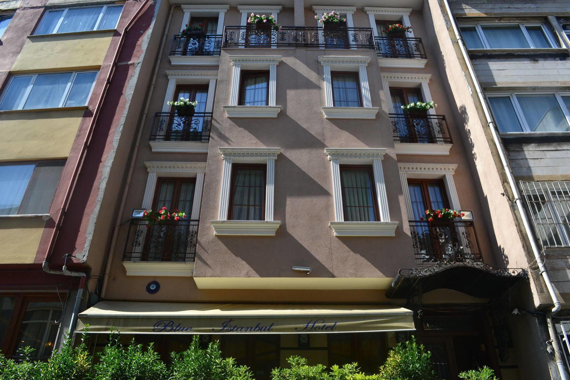 Blue Hotel