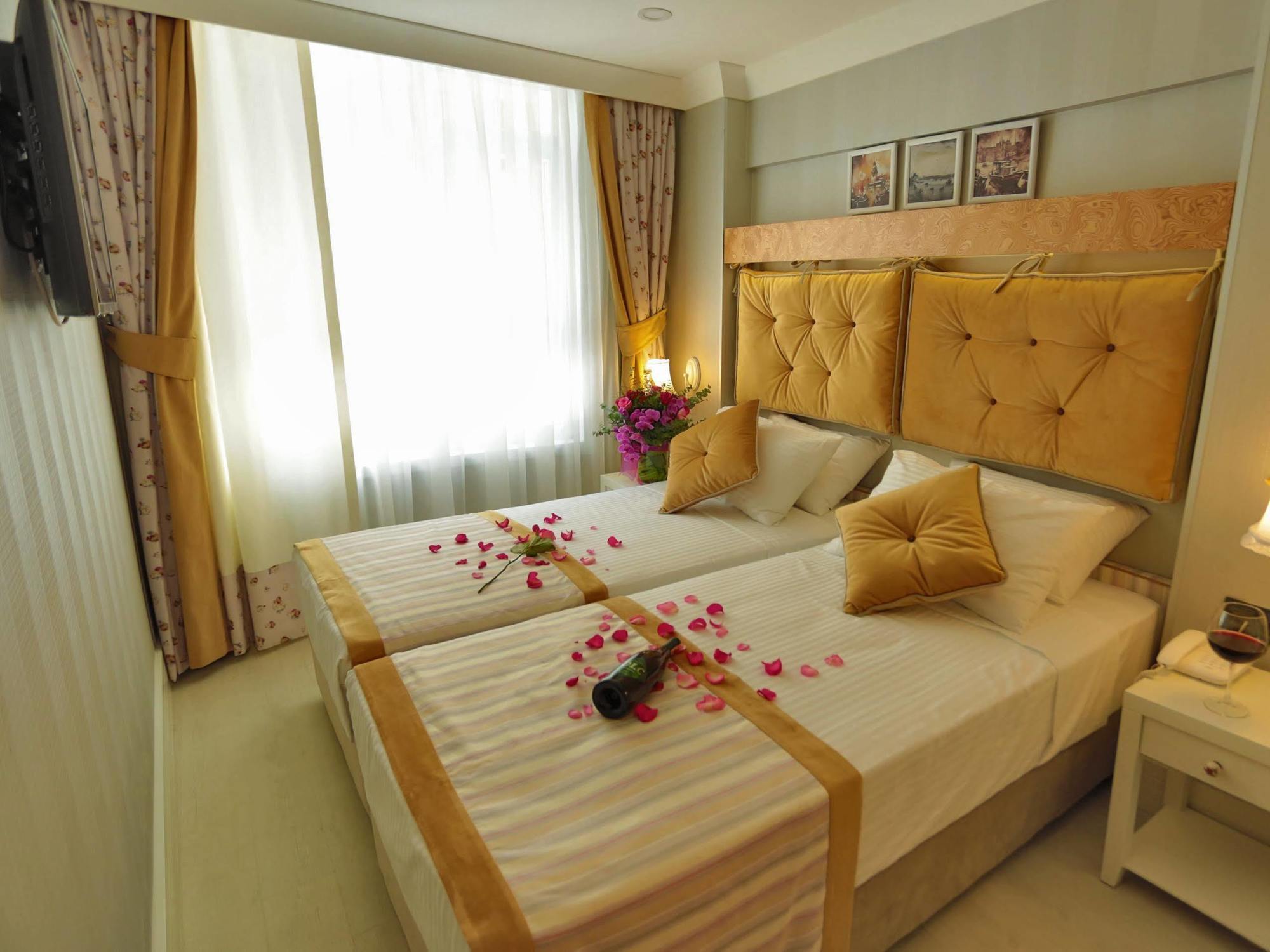 Just Hotel