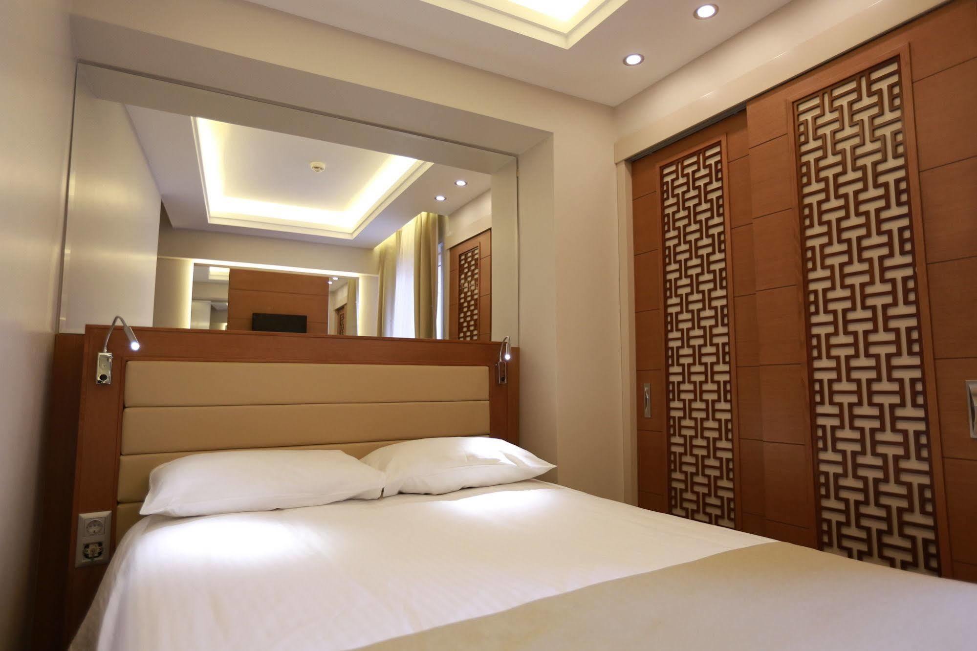Sirkeci Park 3*
