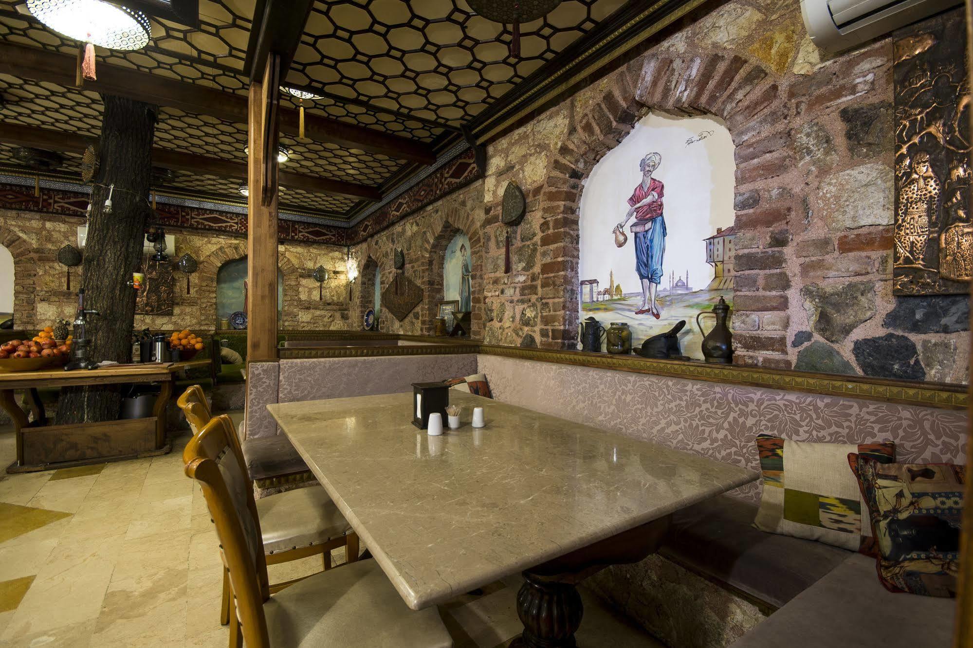 Sultan Corner 2*