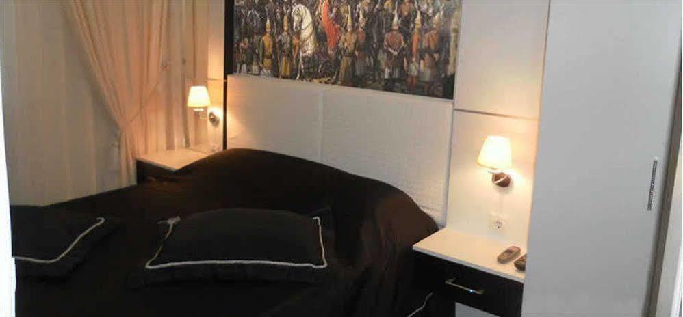Hotel La White