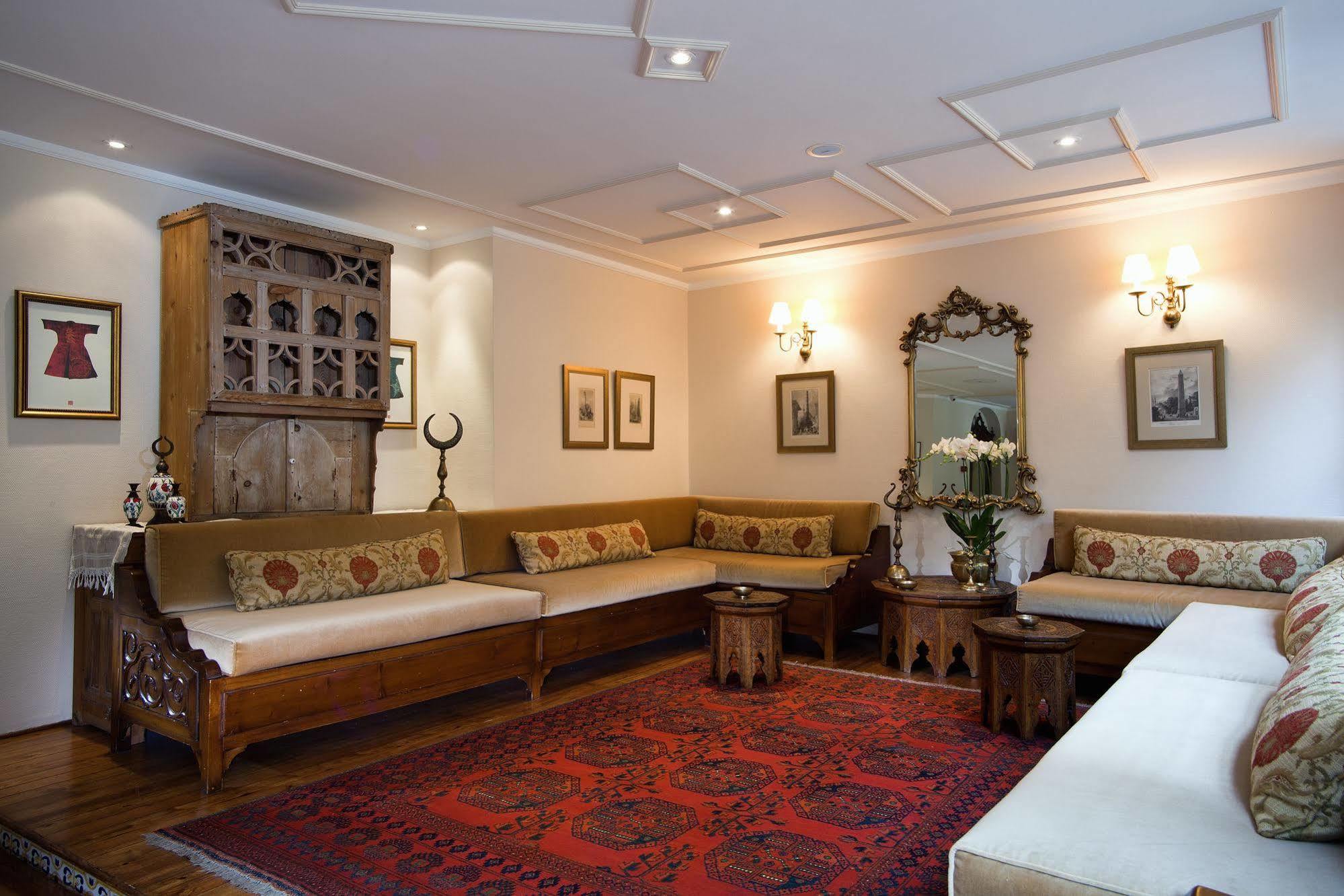 Sari Istanbul