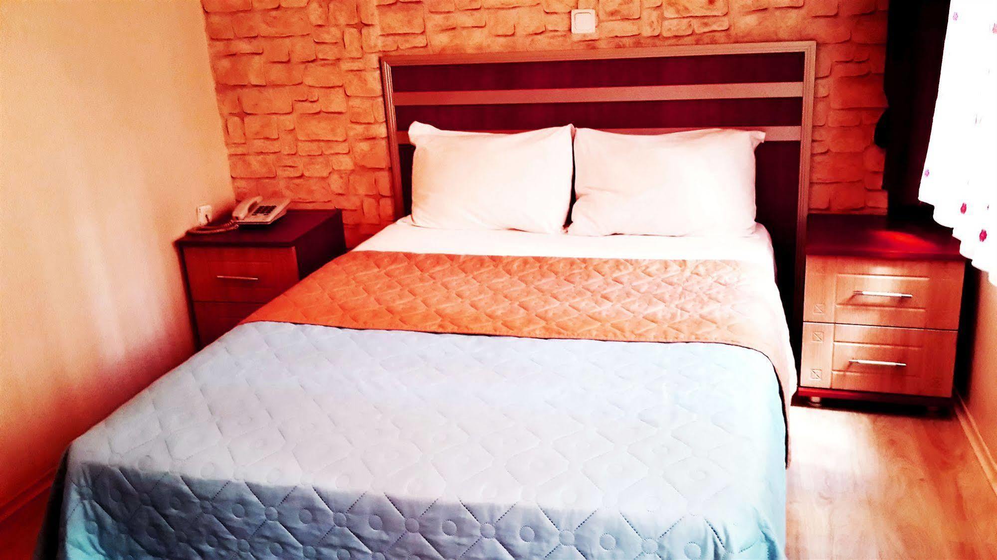 Hotel Gur 2*