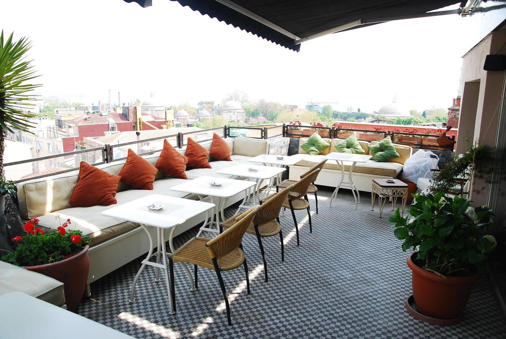 Nomade Otel 3*