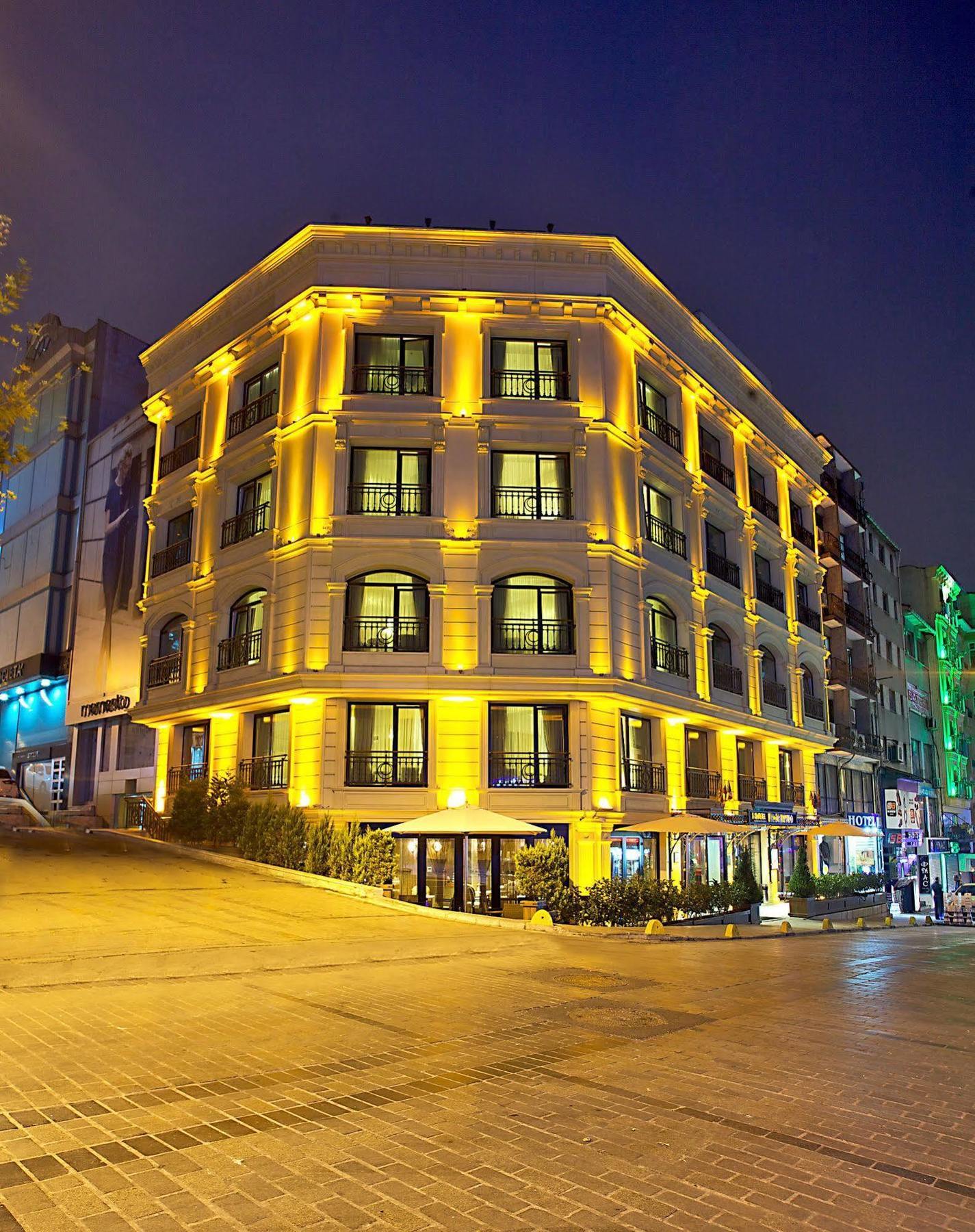 Momento - Special Category Istanbul