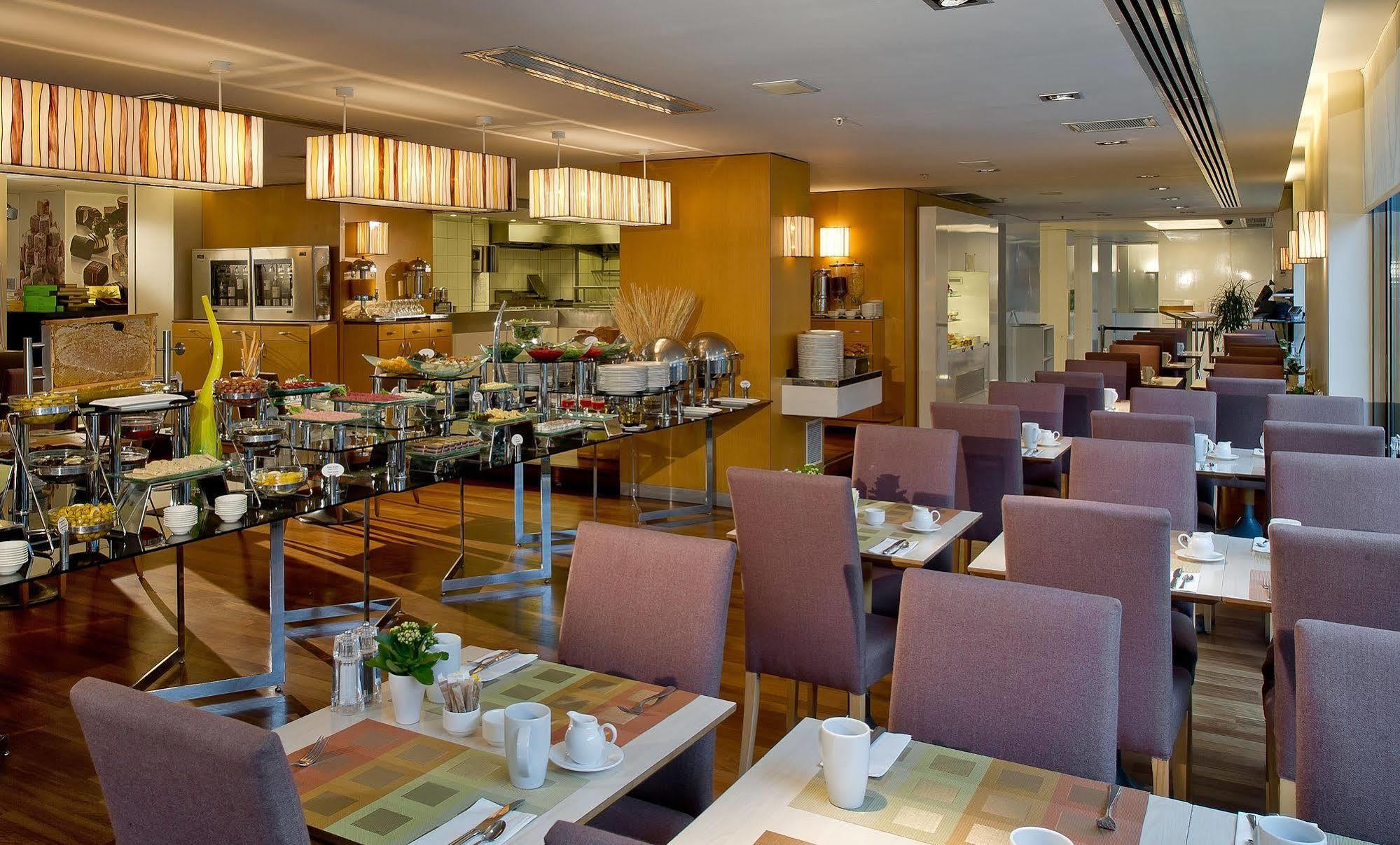 Divan Hotel 4*