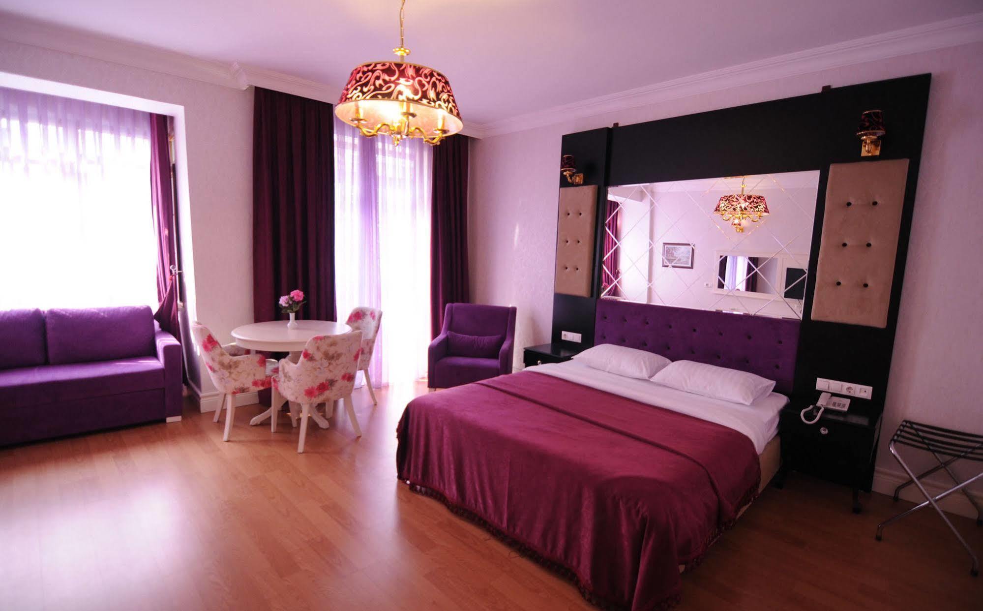 East Hotel 3*