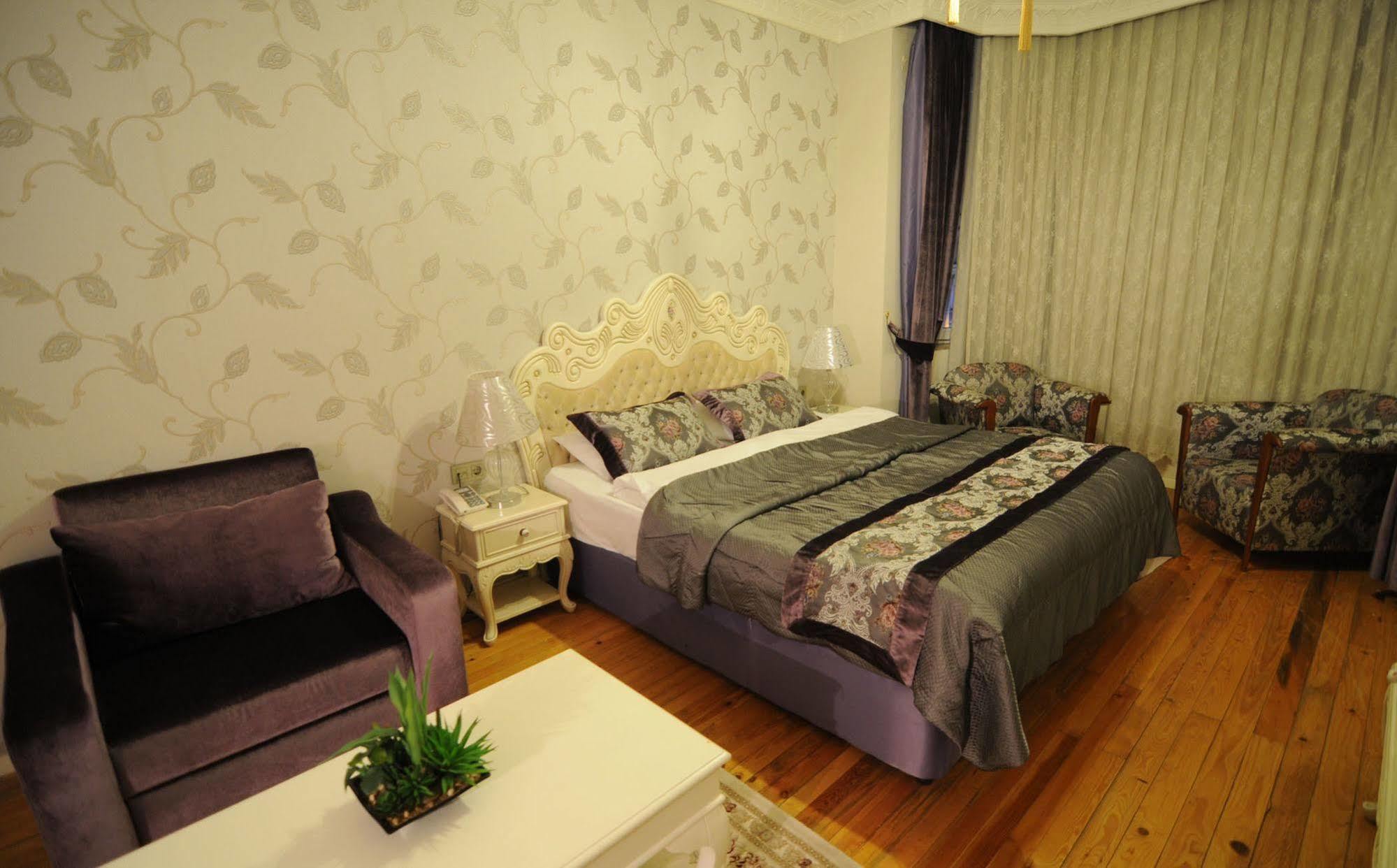 East Hotel 3*