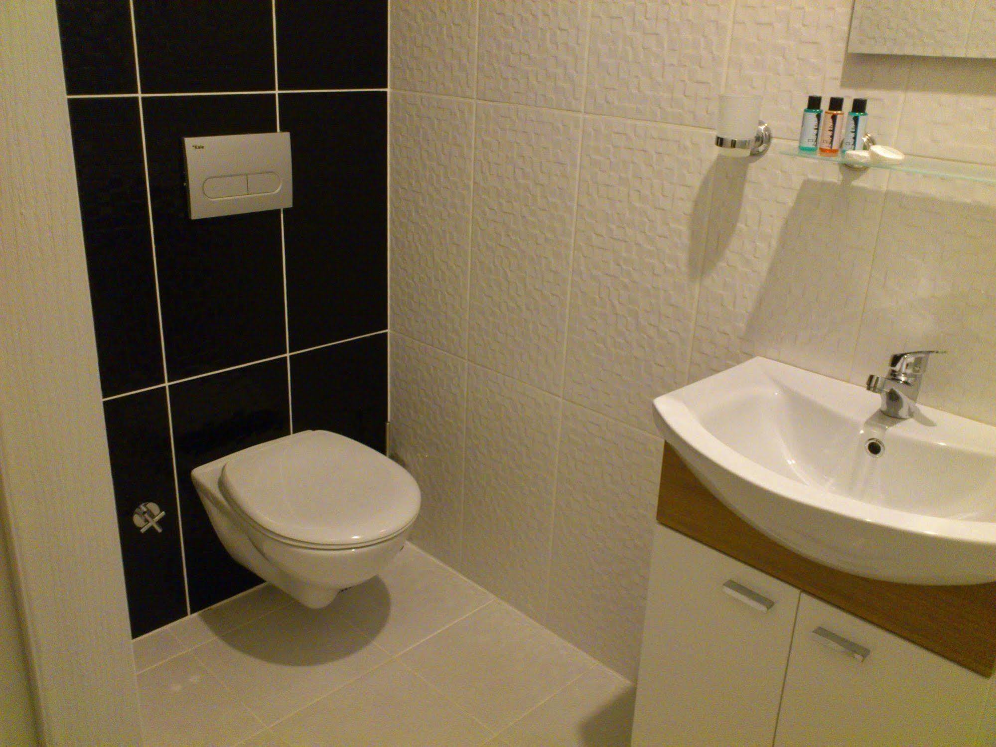 Hotel Pera Main 2*