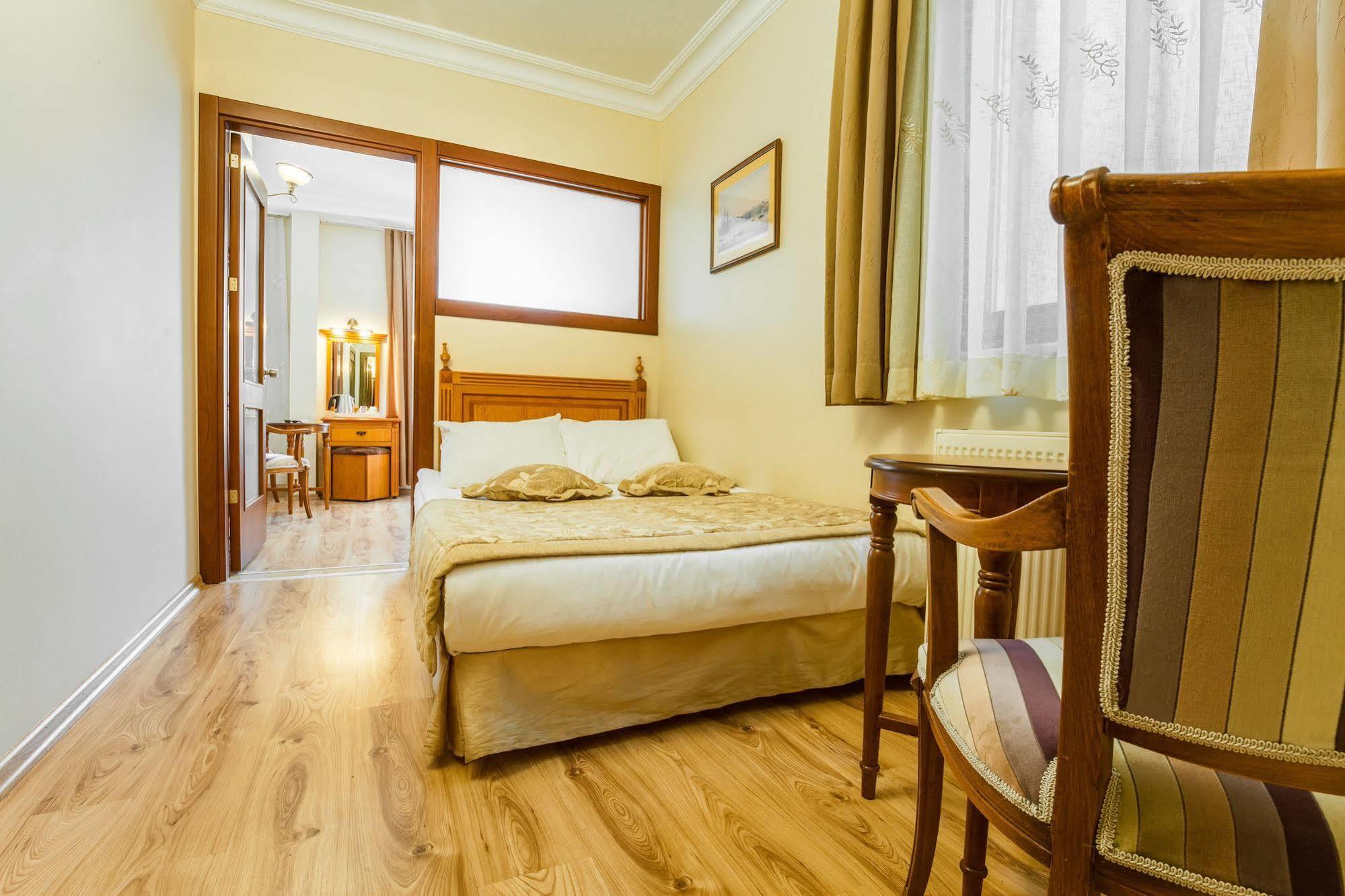Saba Hotel 3*
