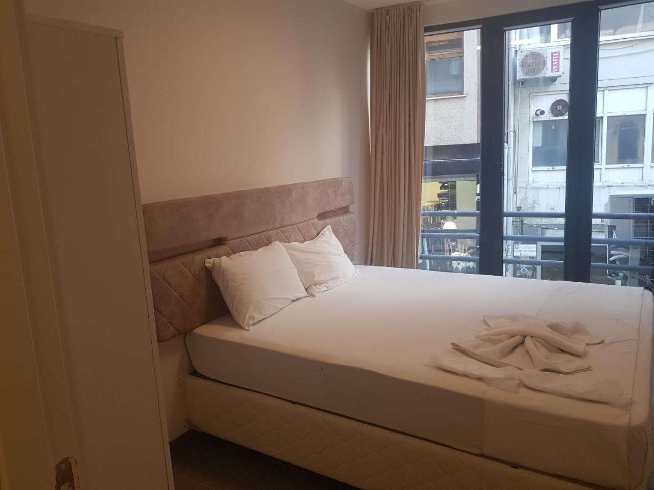 Center Apartment *