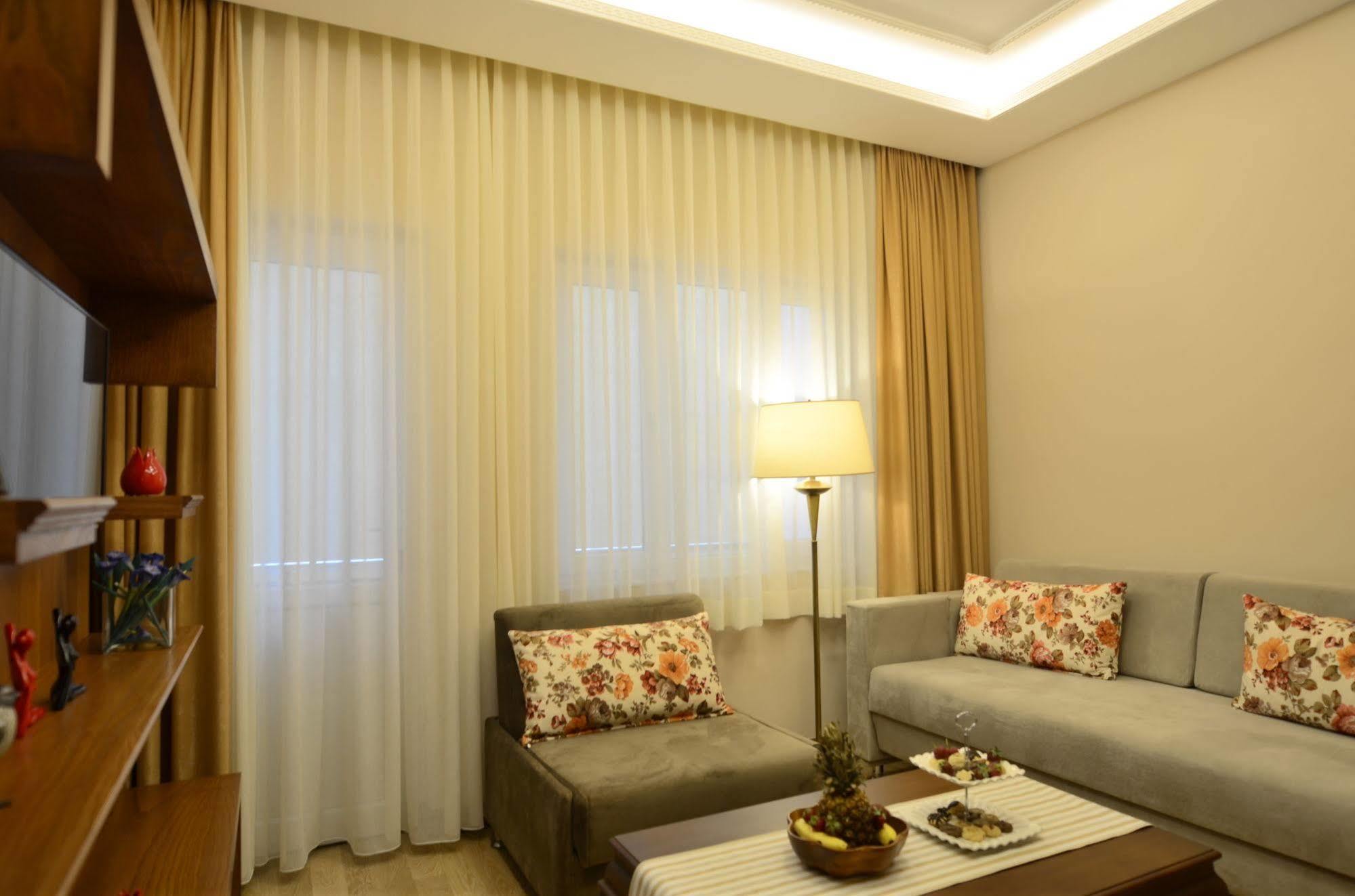 Hotel Ataker *