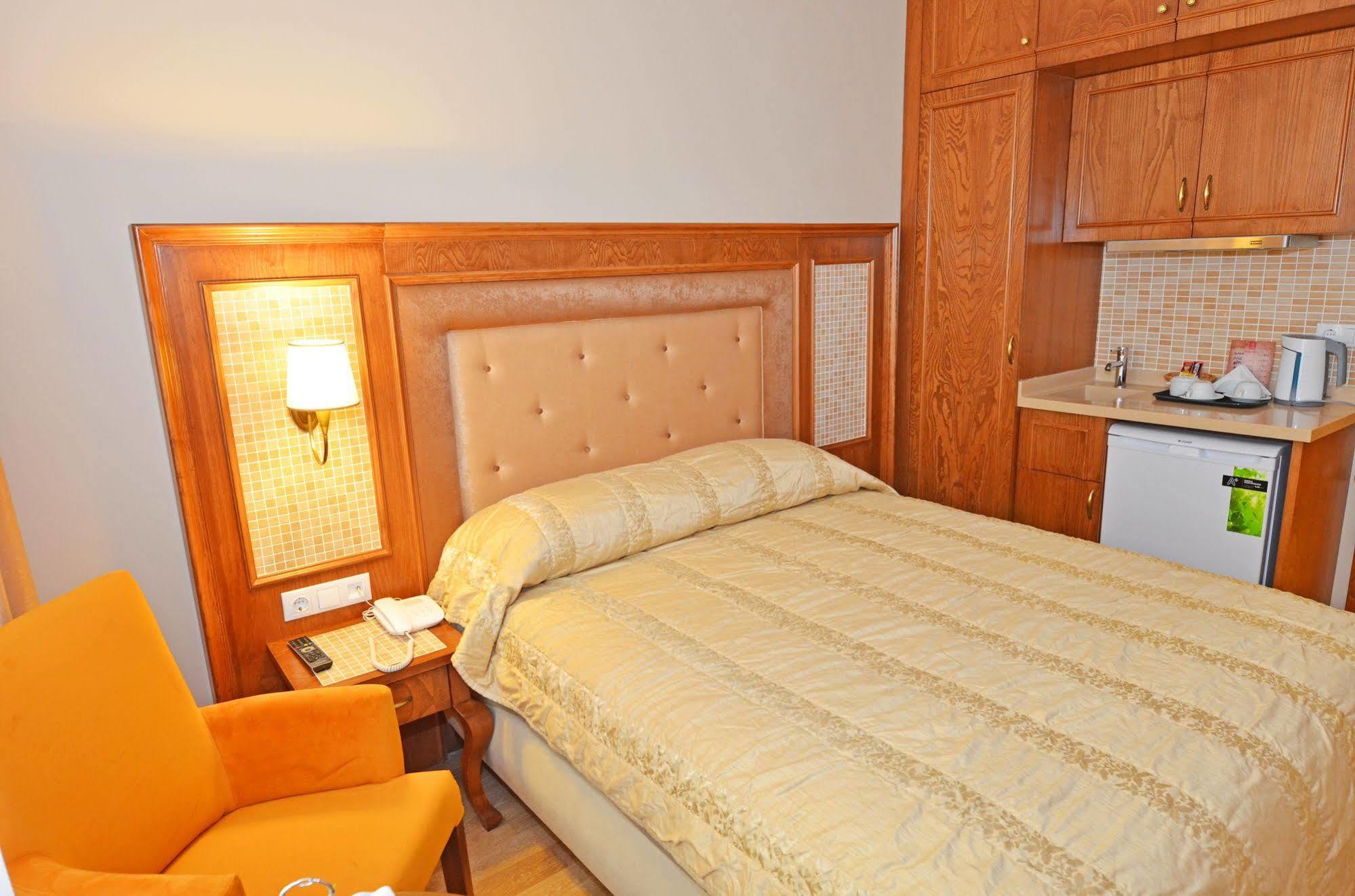 Hotel Ataker