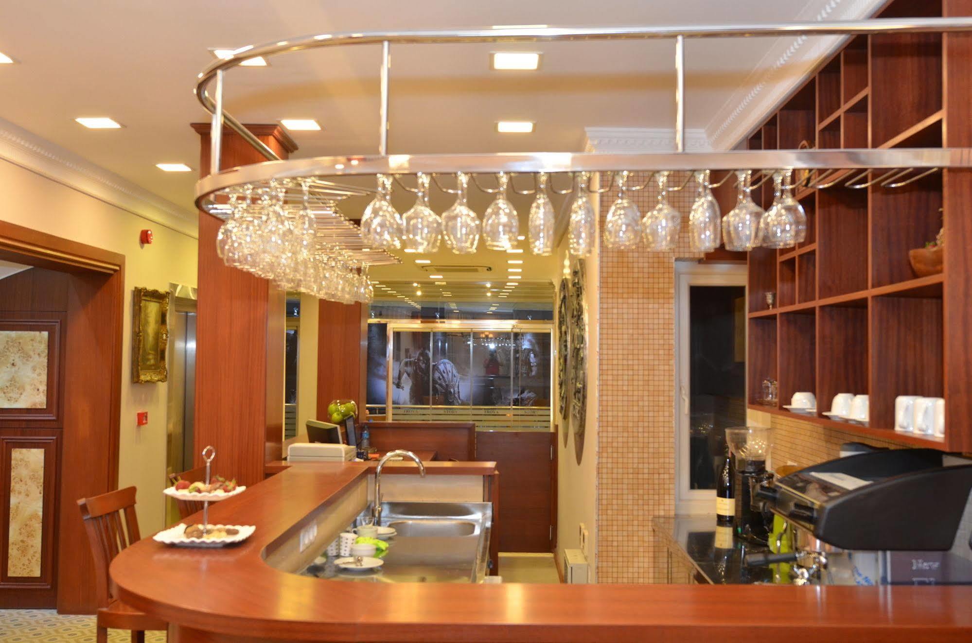 Ataker Hotel