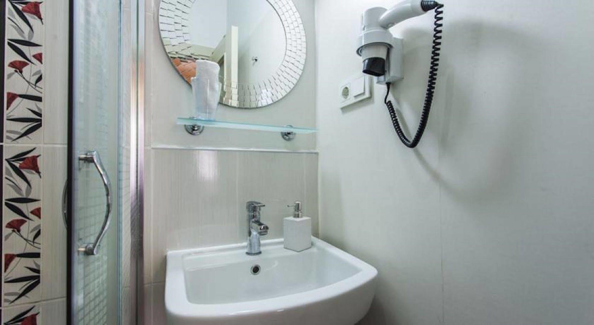 Piccolo Aparthotel 2*