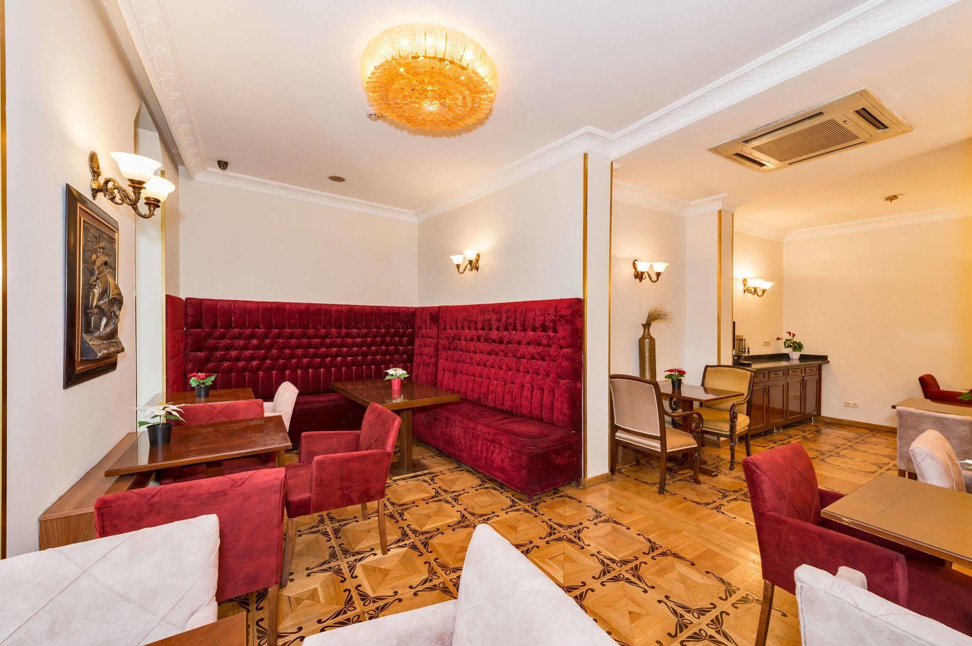 Hotel Santa Hill 3*