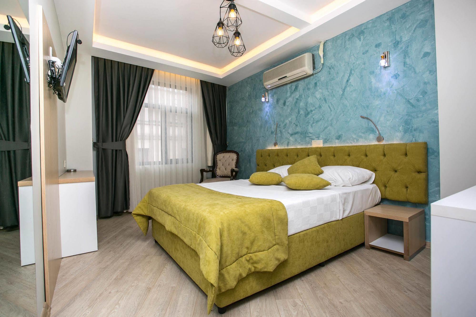 Pera Capitol Hotel