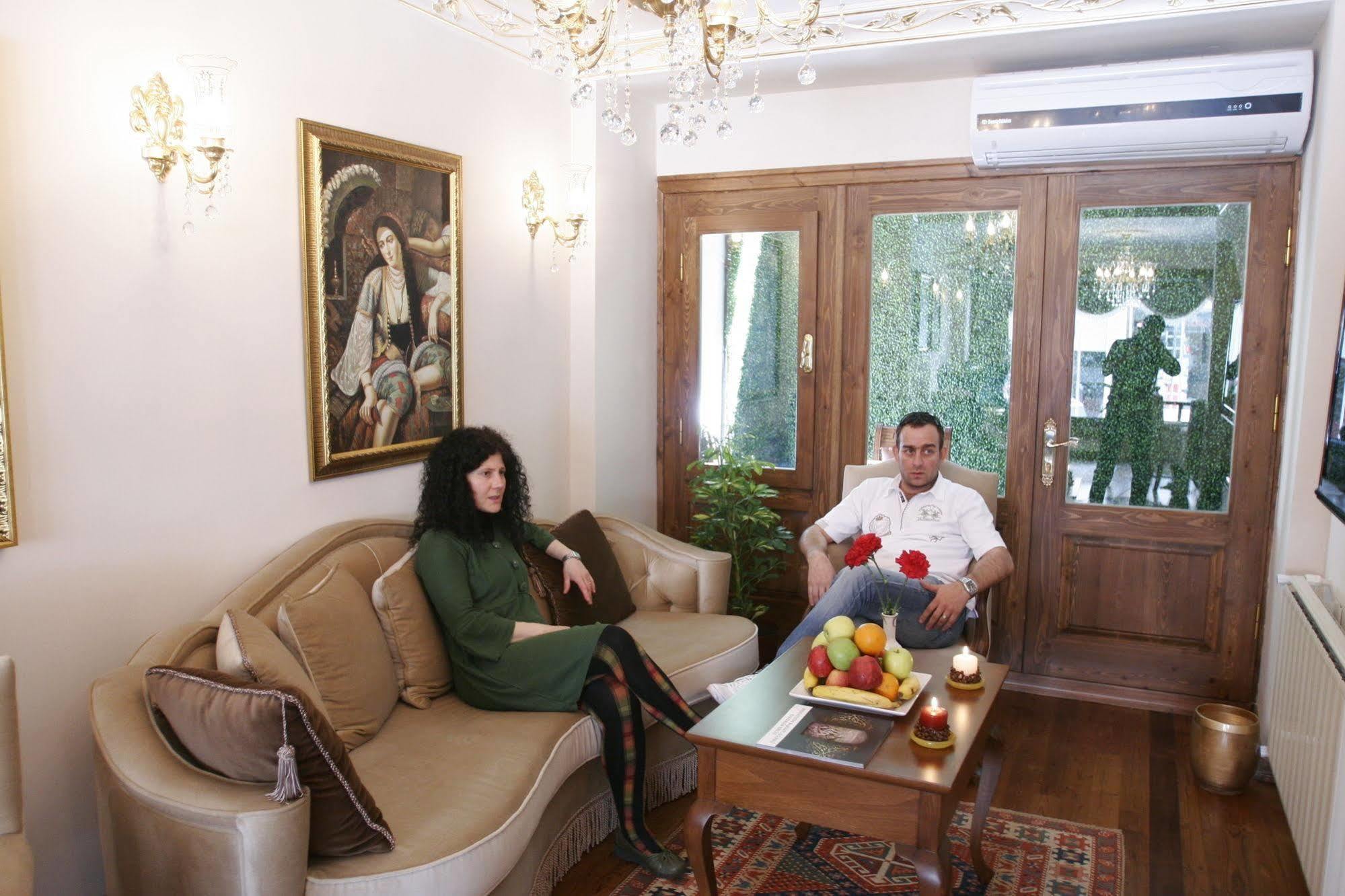 Vera Oda ve Kahvaltı