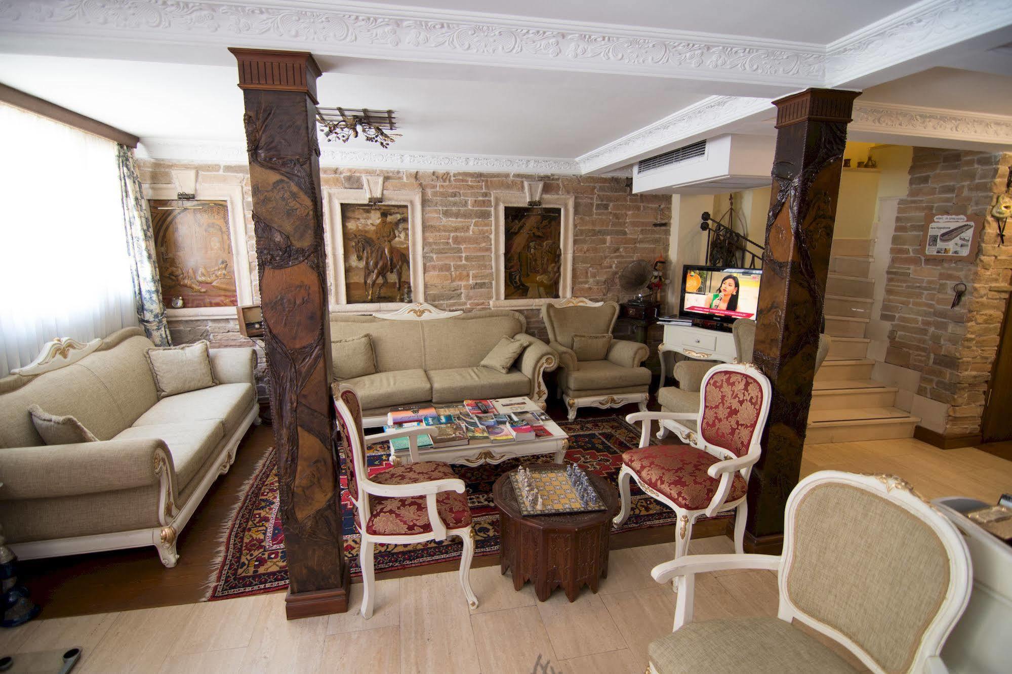 Hotel Sphendon 3*